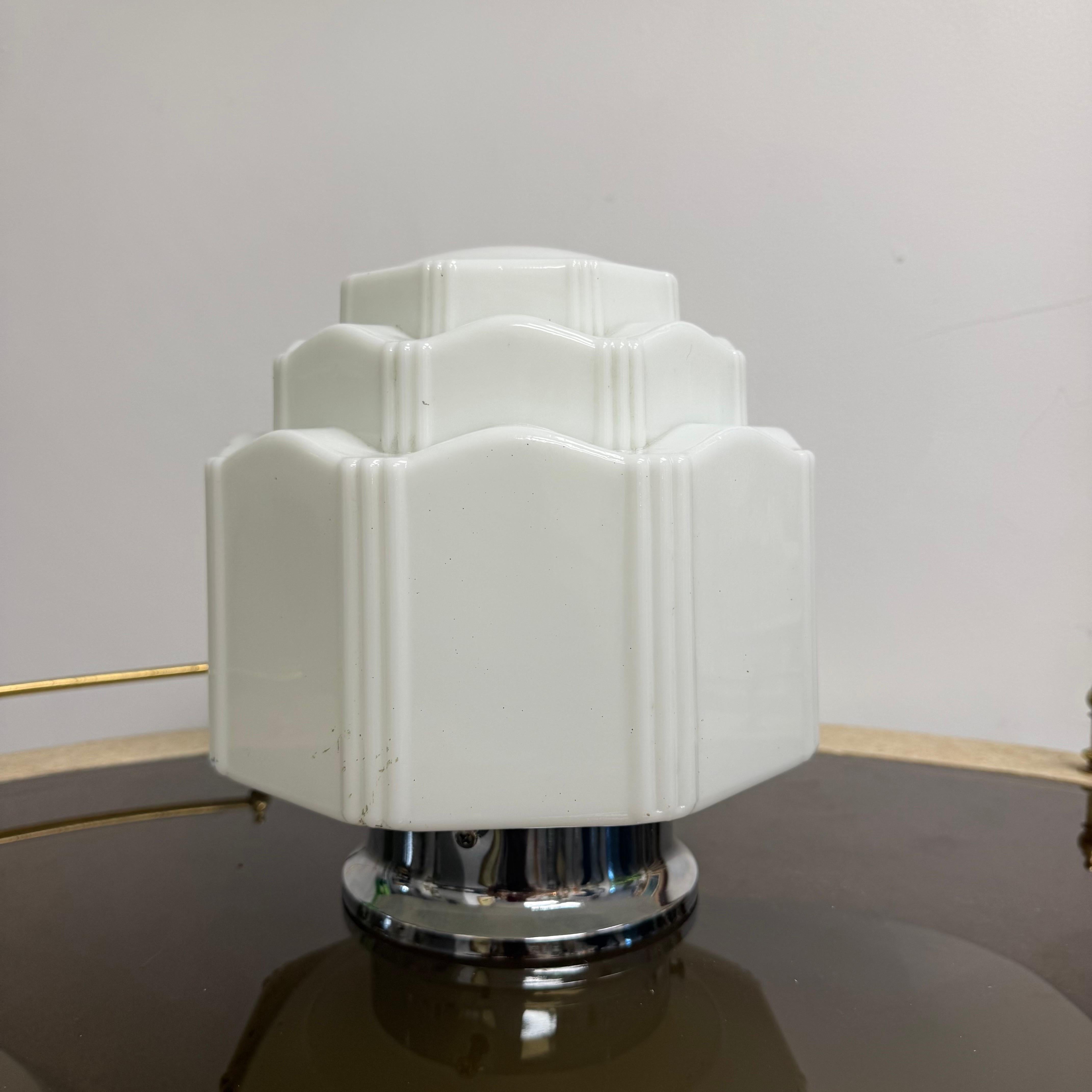 Italiano Apparecchio a incasso a 8 pannelli in vetro bianco Art Deco Circa 1930 in vendita