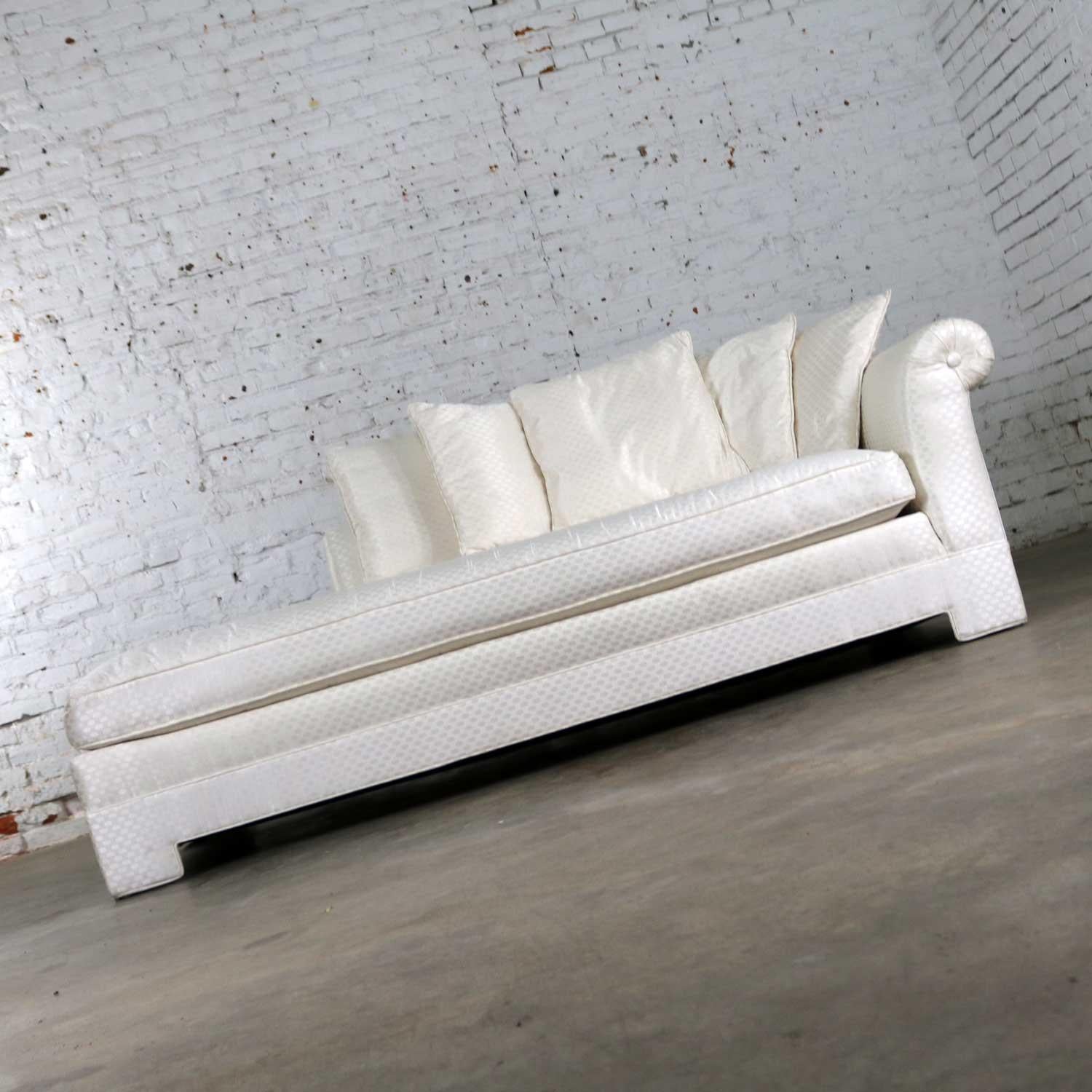 White Art Deco Hollywood Regency Chaise with Loose Pillows & Rolled Arm & Back In Good Condition In Topeka, KS