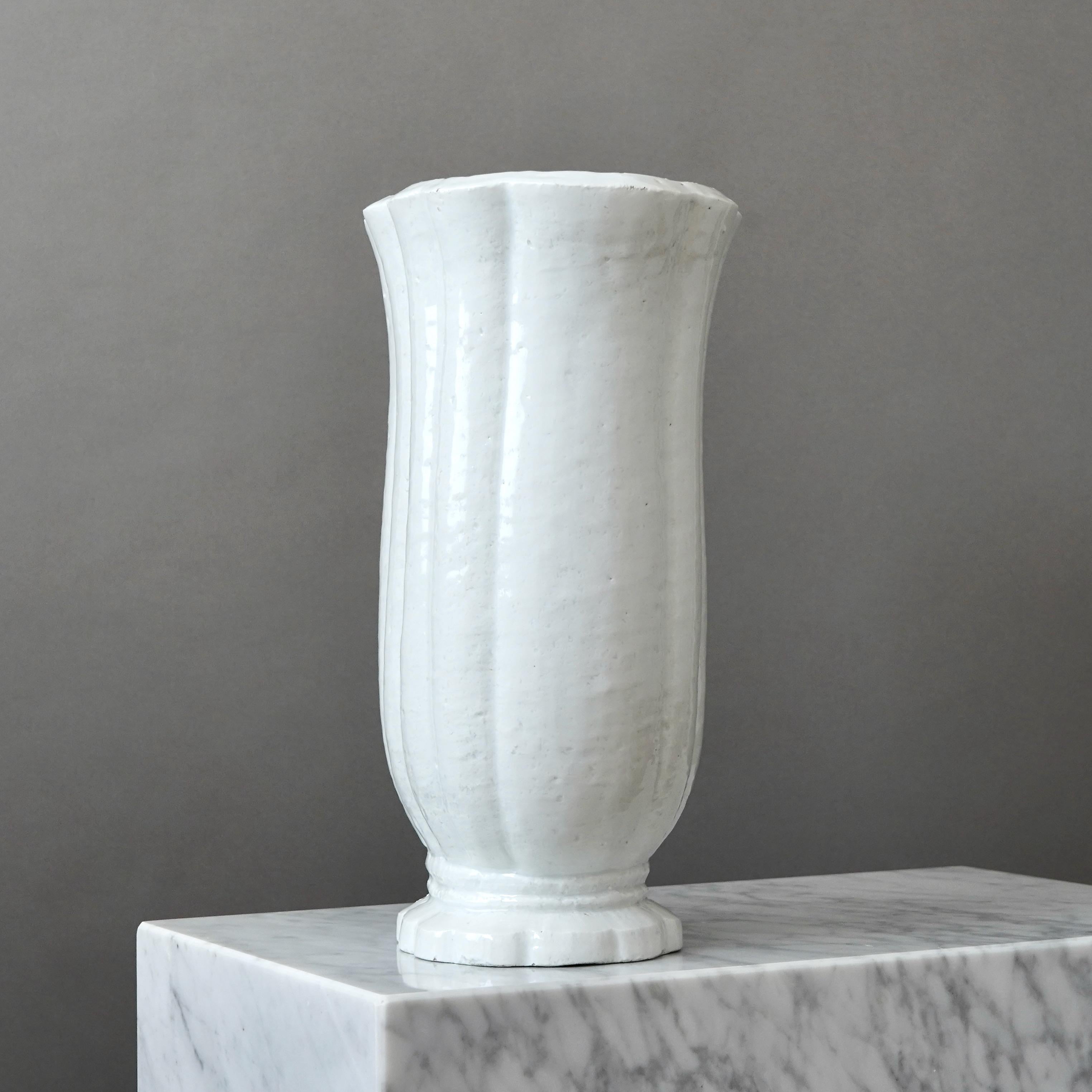 Vase de sol Art déco en grès blanc de Gunnar Nylund. Rorstrand, Suède, années 1930. en vente 2