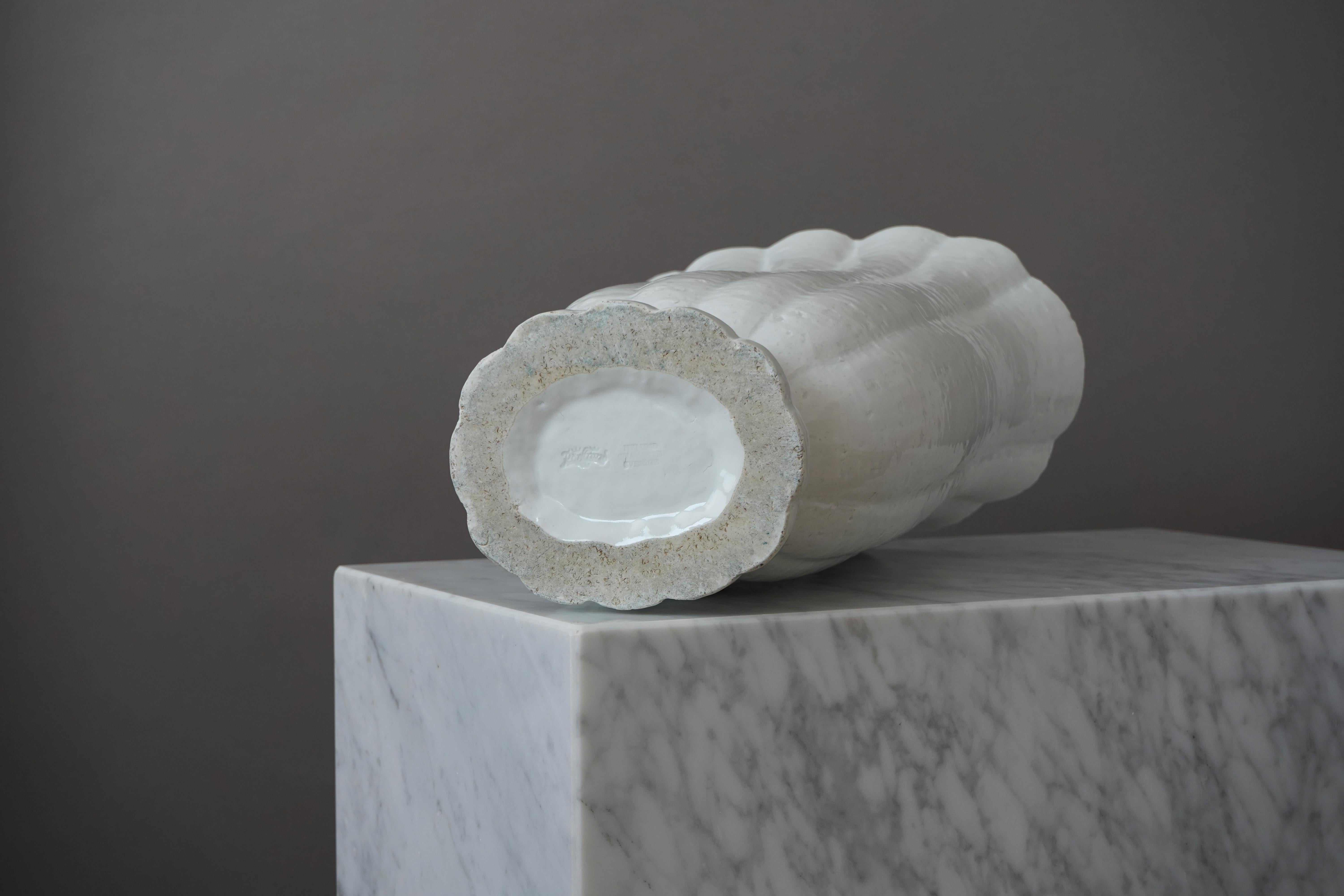 Vase de sol Art déco en grès blanc de Gunnar Nylund. Rorstrand, Suède, années 1930. Bon état - En vente à Malmö, SE