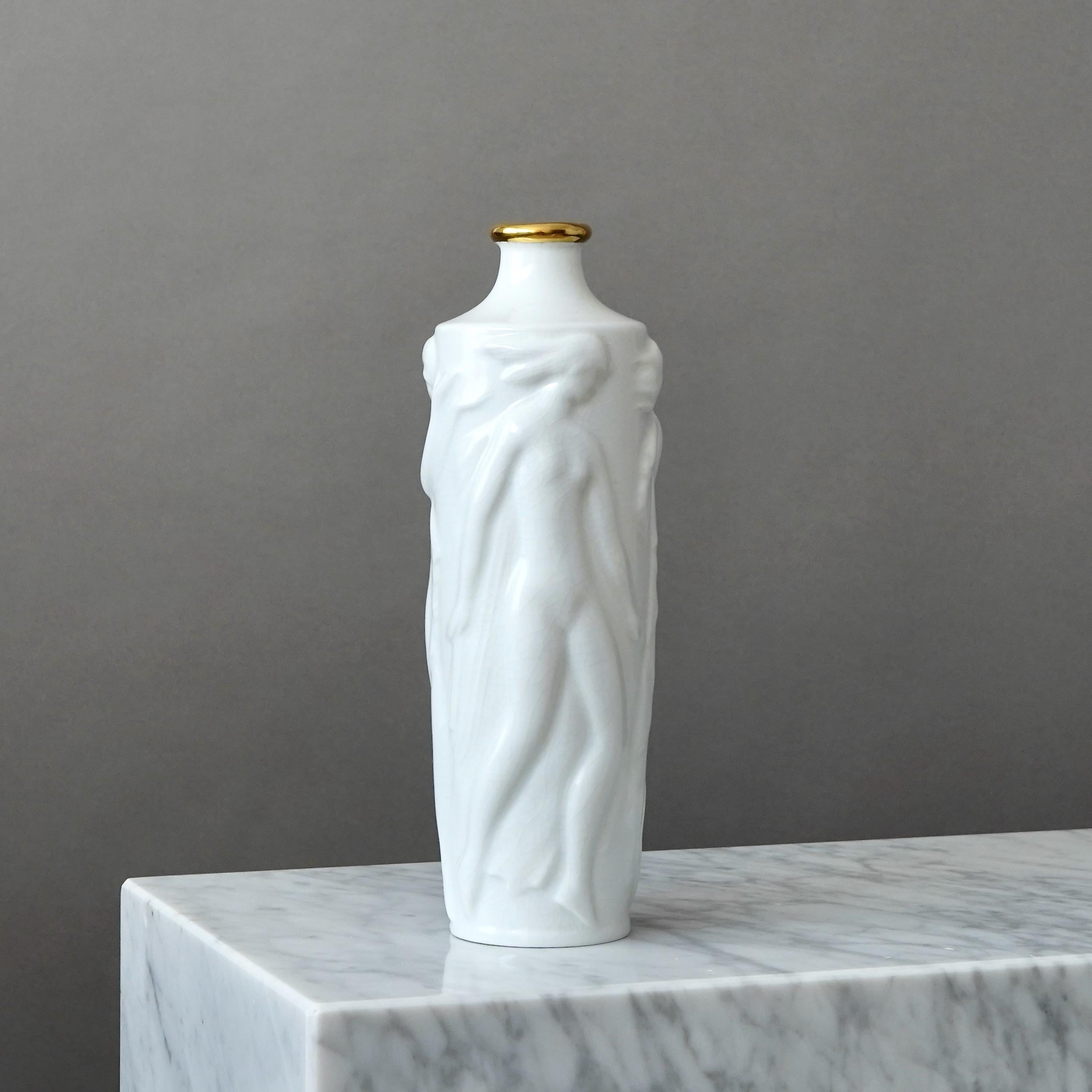 Ceramica Vaso bianco Art Deco di Tyra Lundgren per ALP, Svezia, 1929. Swedish Grace. in vendita
