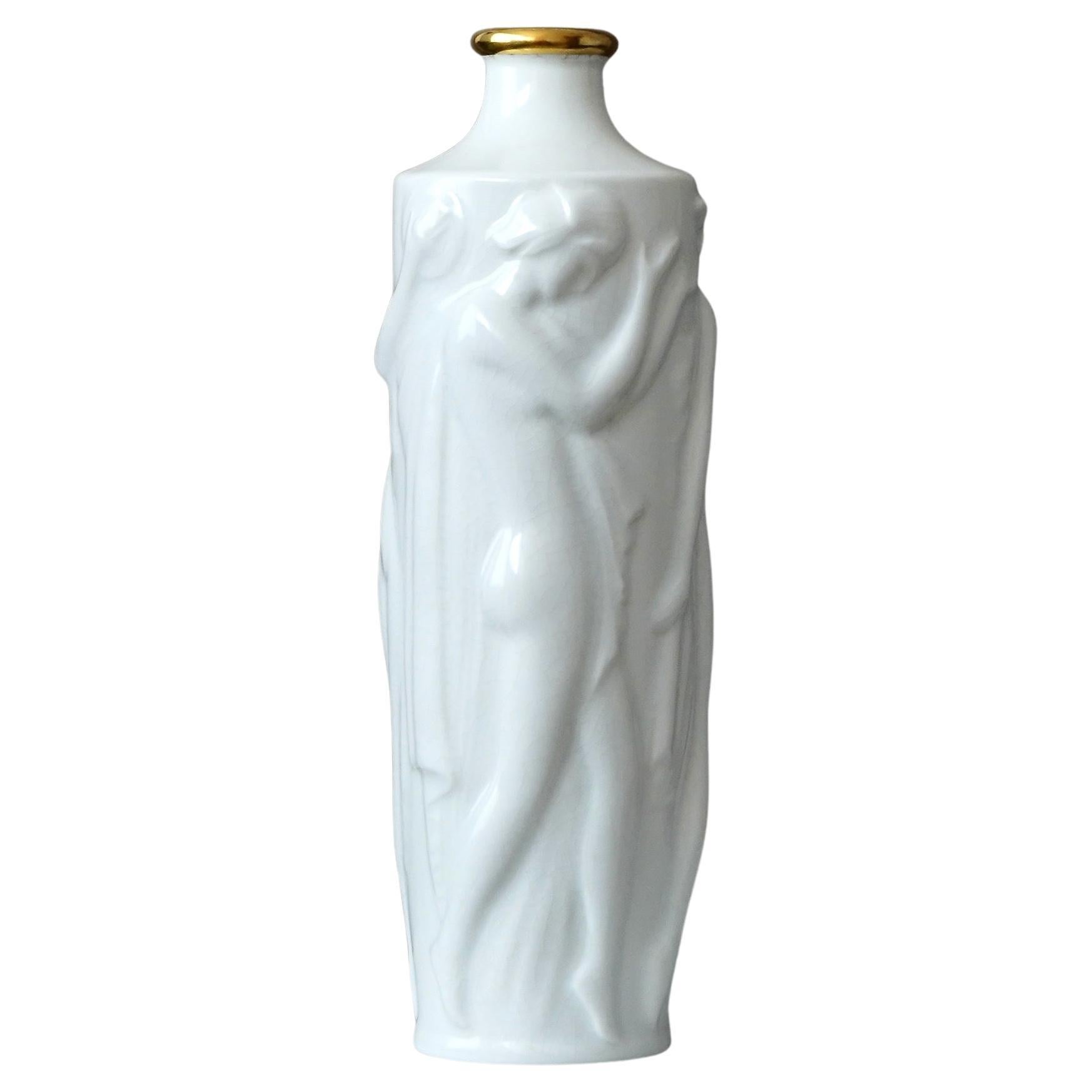 Vase Art déco blanc de Tyra Lundgren pour ALP, Suède, 1929. La grâce suédoise.