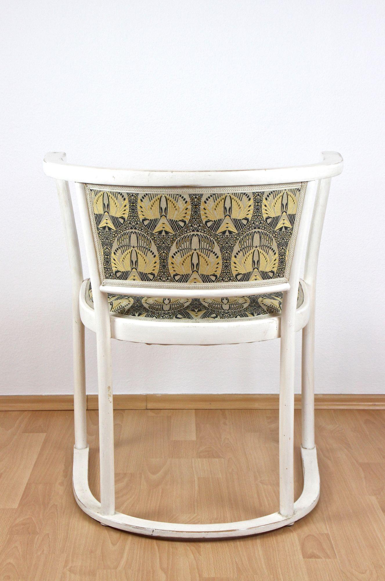 White Art Nouveau Armchair by Marcel Kammerer, Early 20th Century, AT ca. 1908 For Sale 3