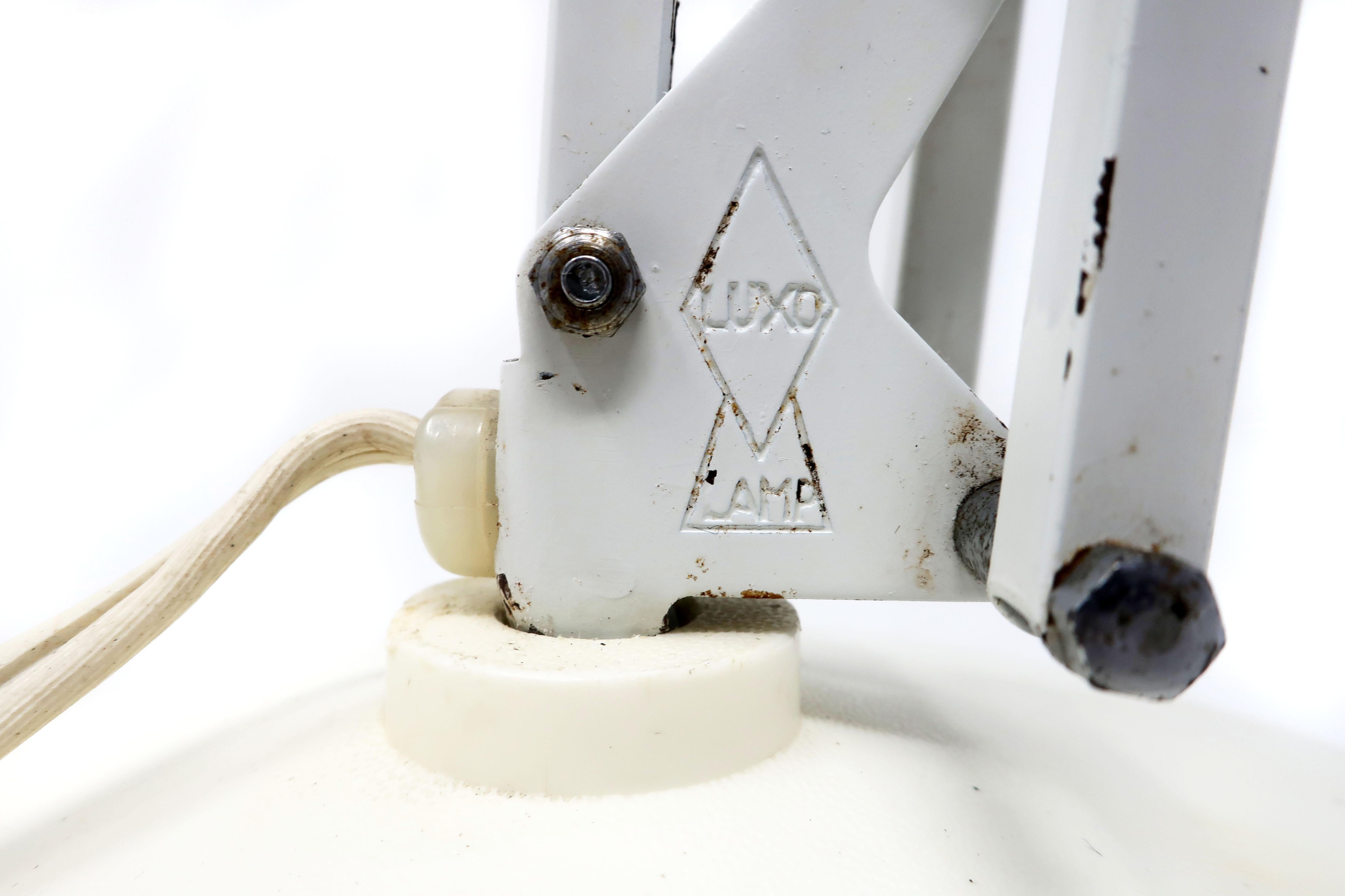 White Articulating Desk Lamp by Luxo In Good Condition In Brooklyn, NY