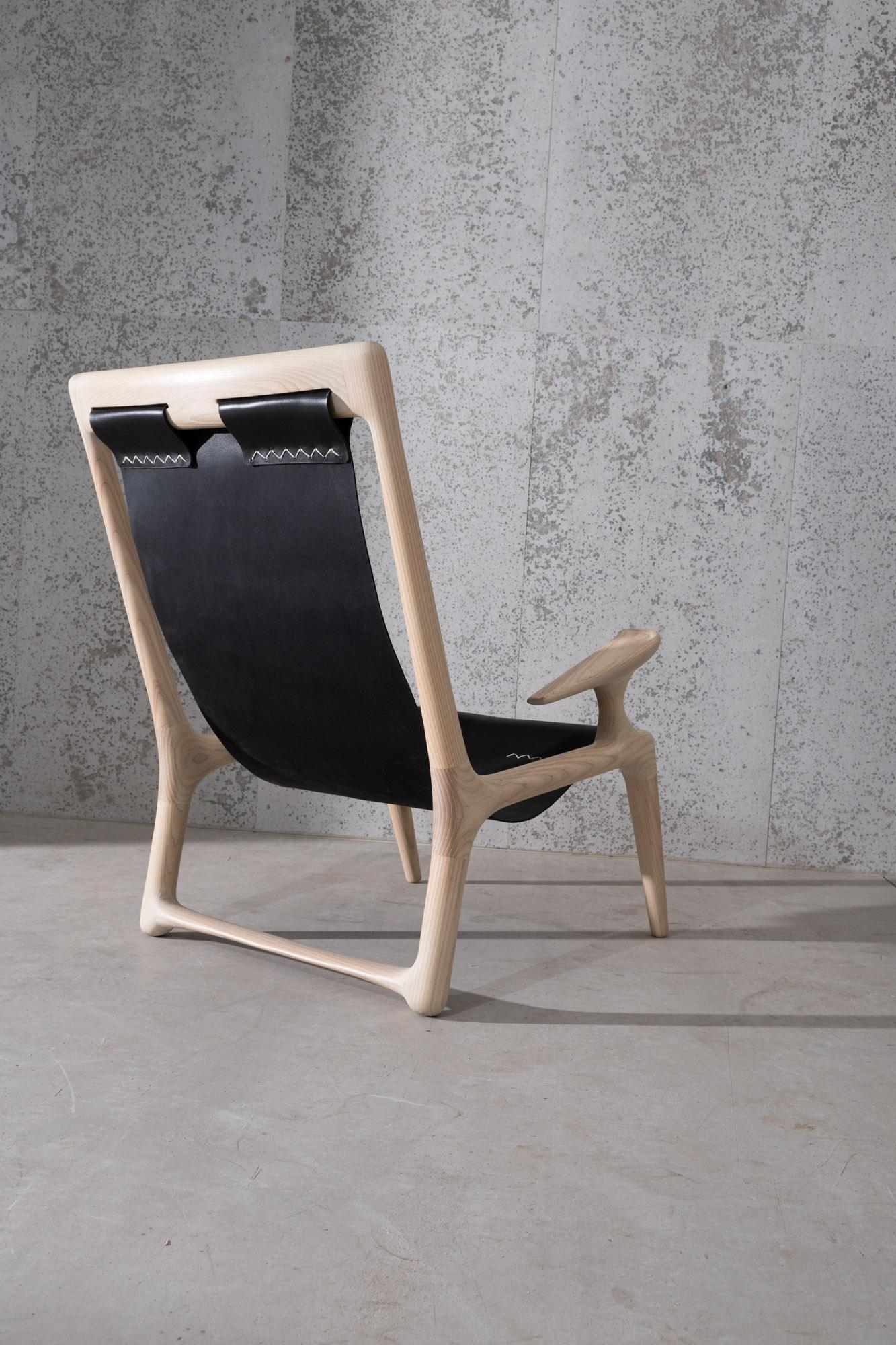 Américain Chaise à franges en frêne et cuir blanc Mod 2 de Fernweh Woodworking en vente