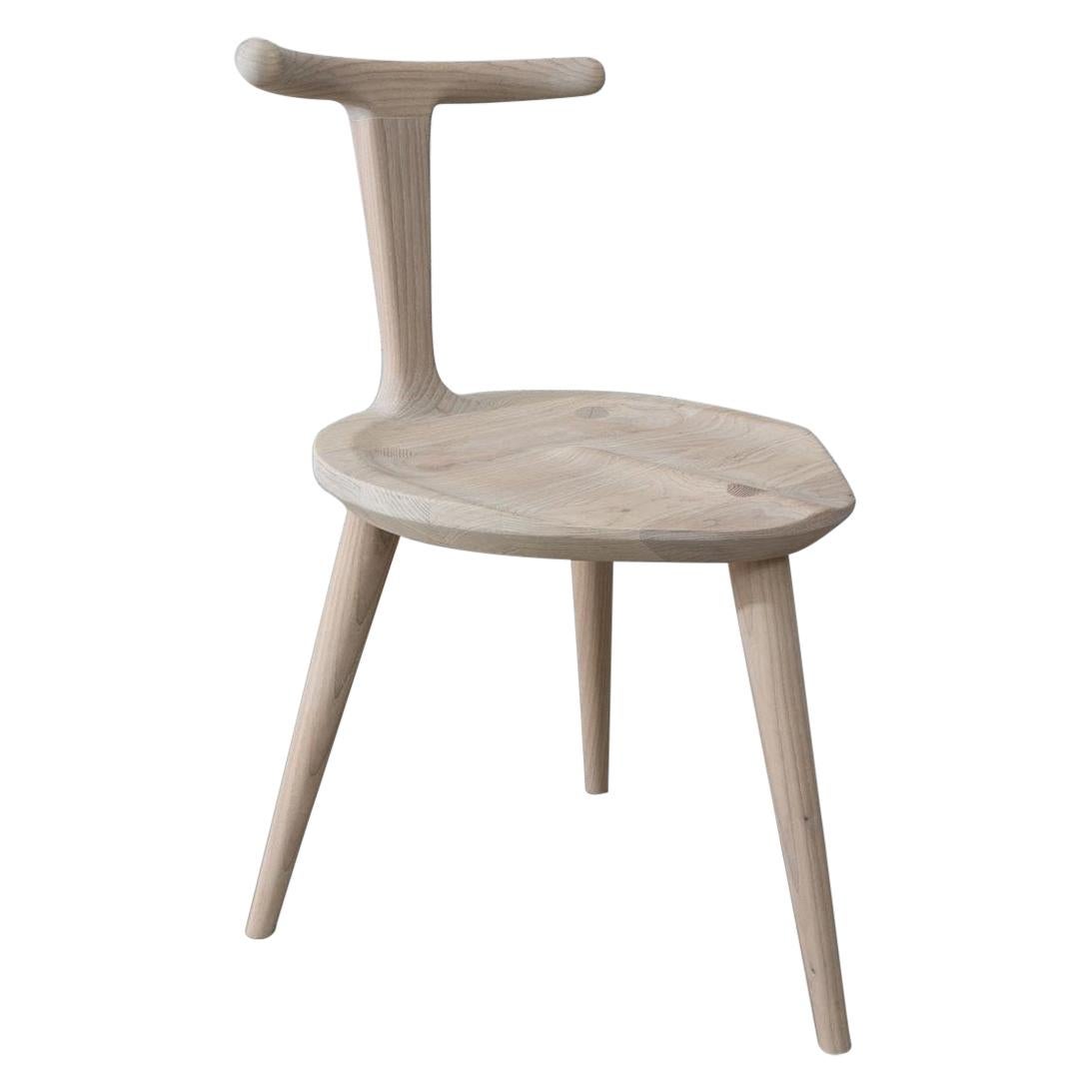Chaise à 3 pieds en frêne blanc oxydé de Fernweh Woodworking