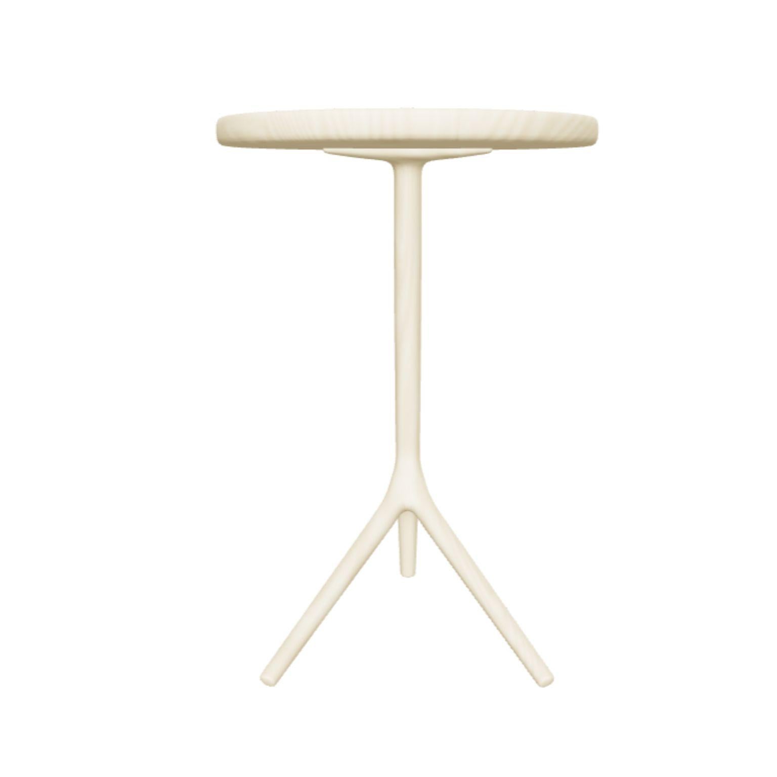 White ash short tripod table by Fernweh Woodworking
Dimensions: Ø 40.7 x H 50.8 cm 
Materials: White Ash 

Different size and wood options available.

Size options: 
Short: Ø 40.7 x H 50.8 cm 
Medium: Ø 40.7 x H 57.2 cm 
Tall: Ø 40.7 x H