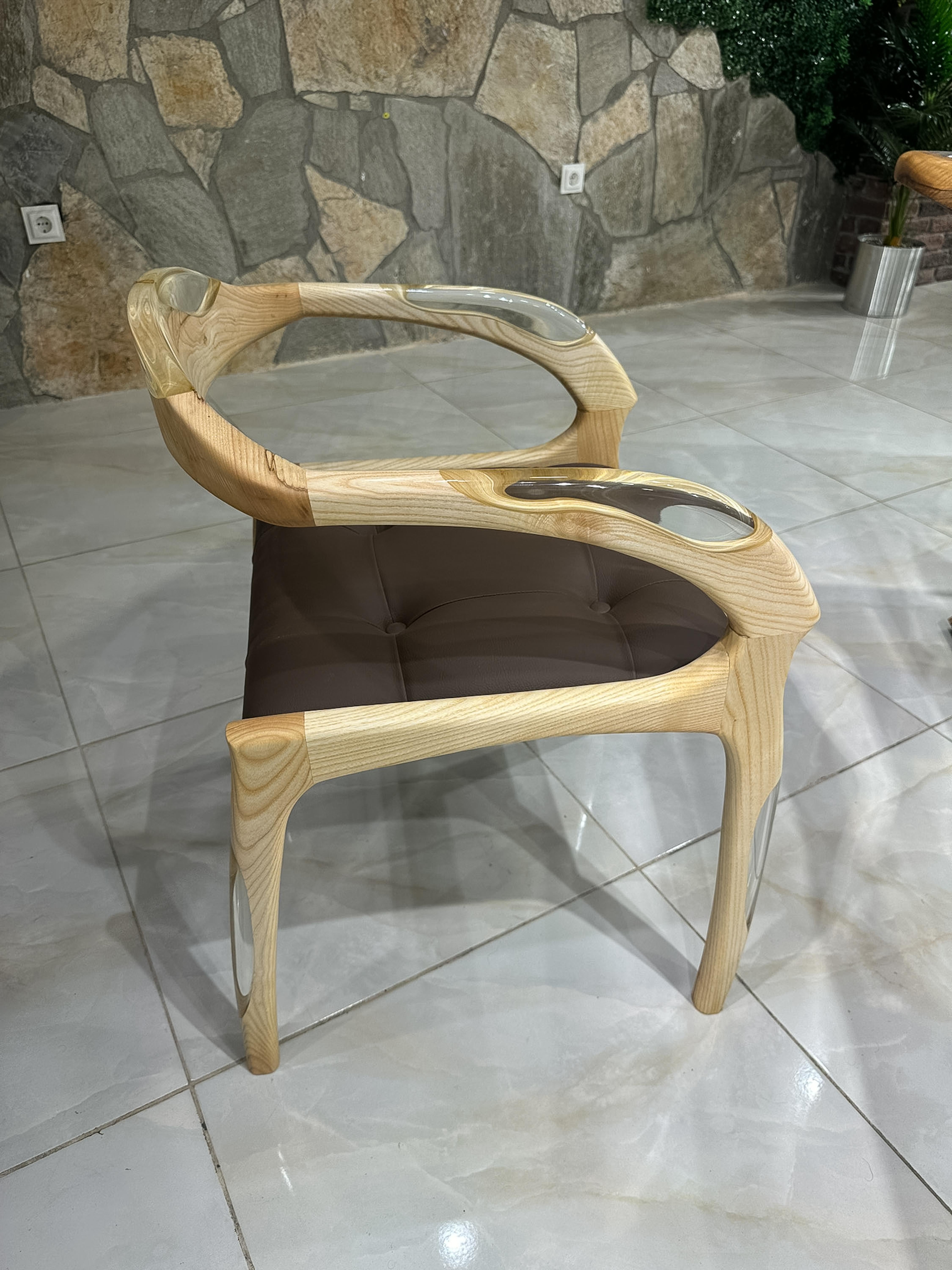 WALNUT EPOXY CHAIR


Check out our Walnut Wood & Epoxy Chair – a sturdy and good-looking seat for your place. It's made with strong walnut wood that has cool patterns. 

This chair is made of solid walnut wood & epoxy resin. Epoxy colour can be made