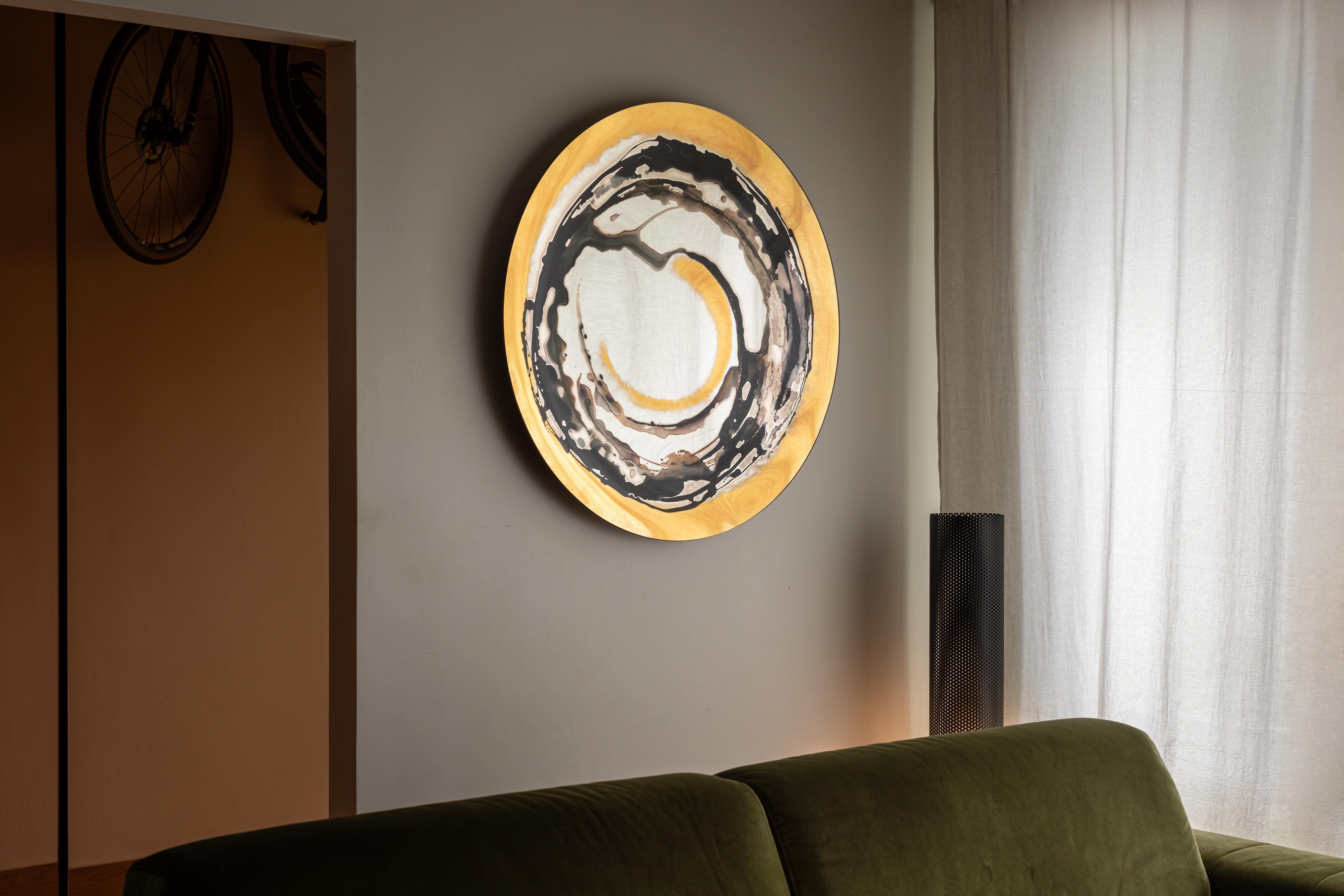 Postmoderno Specchio da parete Whiting Aura di OOM Contemporary Glass in vendita