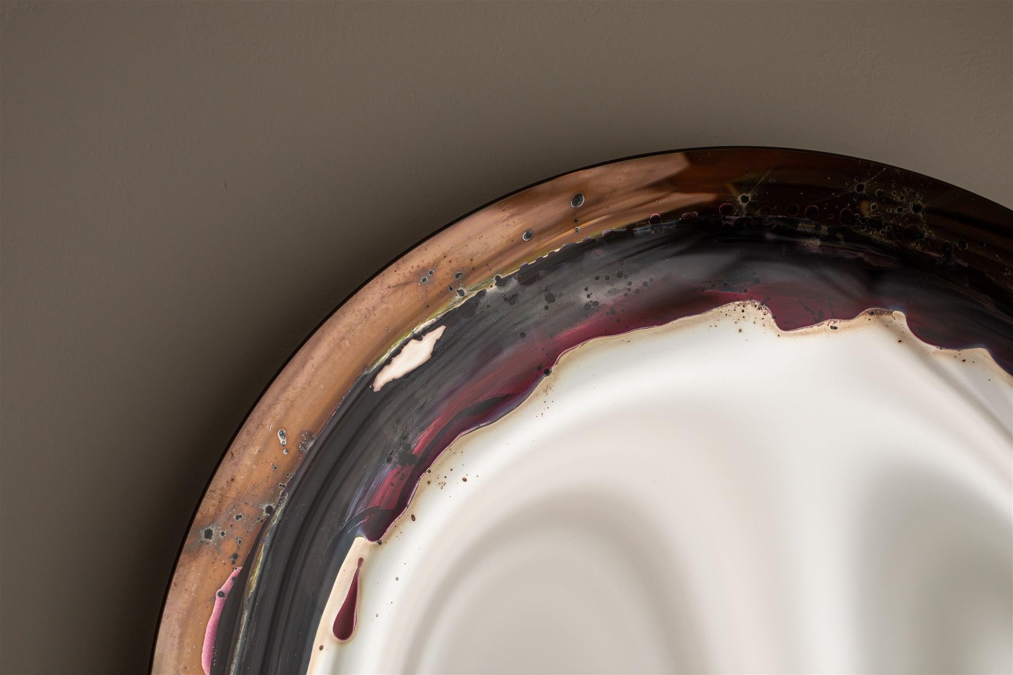 Italiano Specchio da parete Whiting Aura di OOM Contemporary Glass in vendita