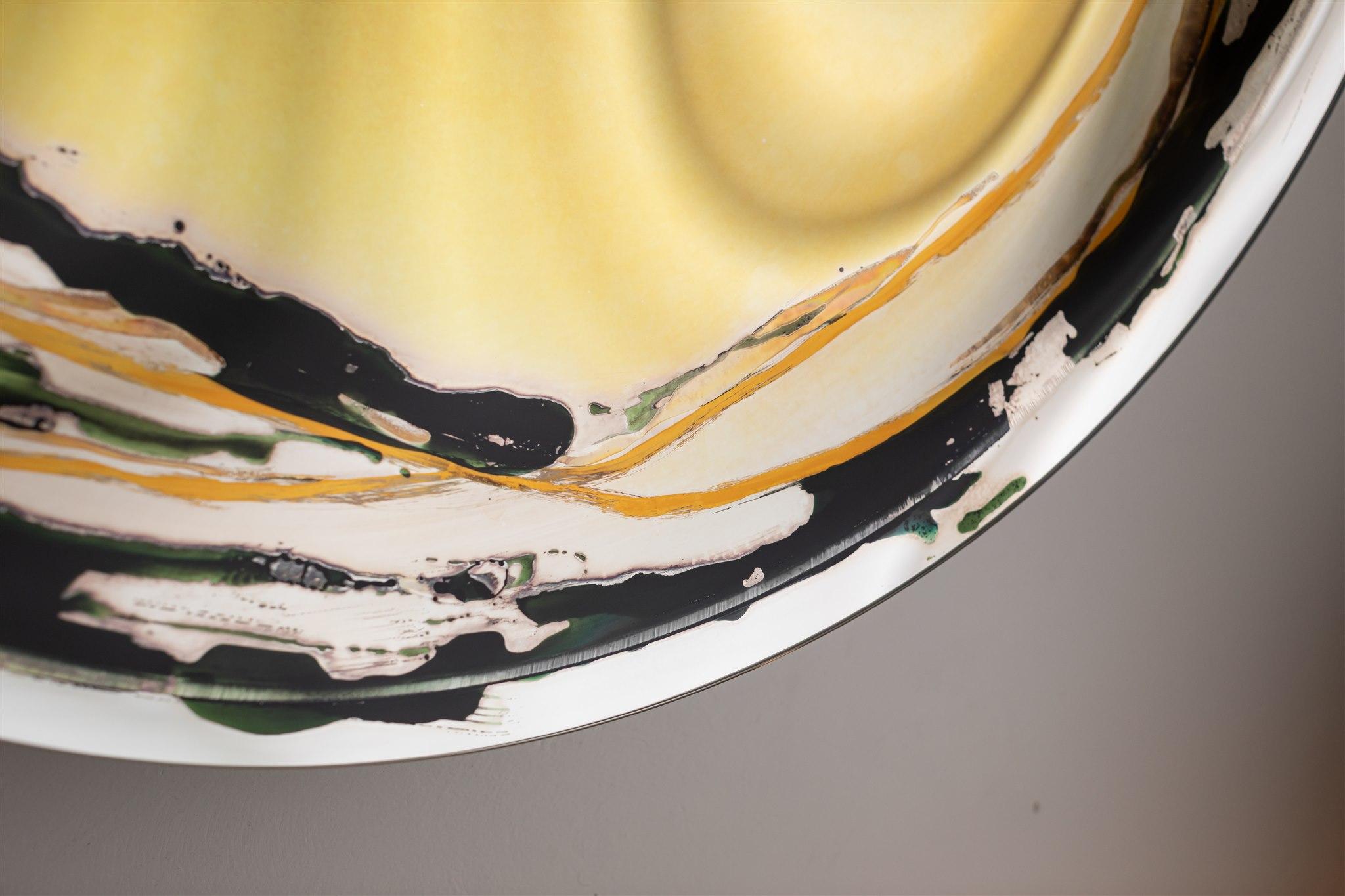 Smalto Specchio da parete Whiting Aura di OOM Contemporary Glass in vendita