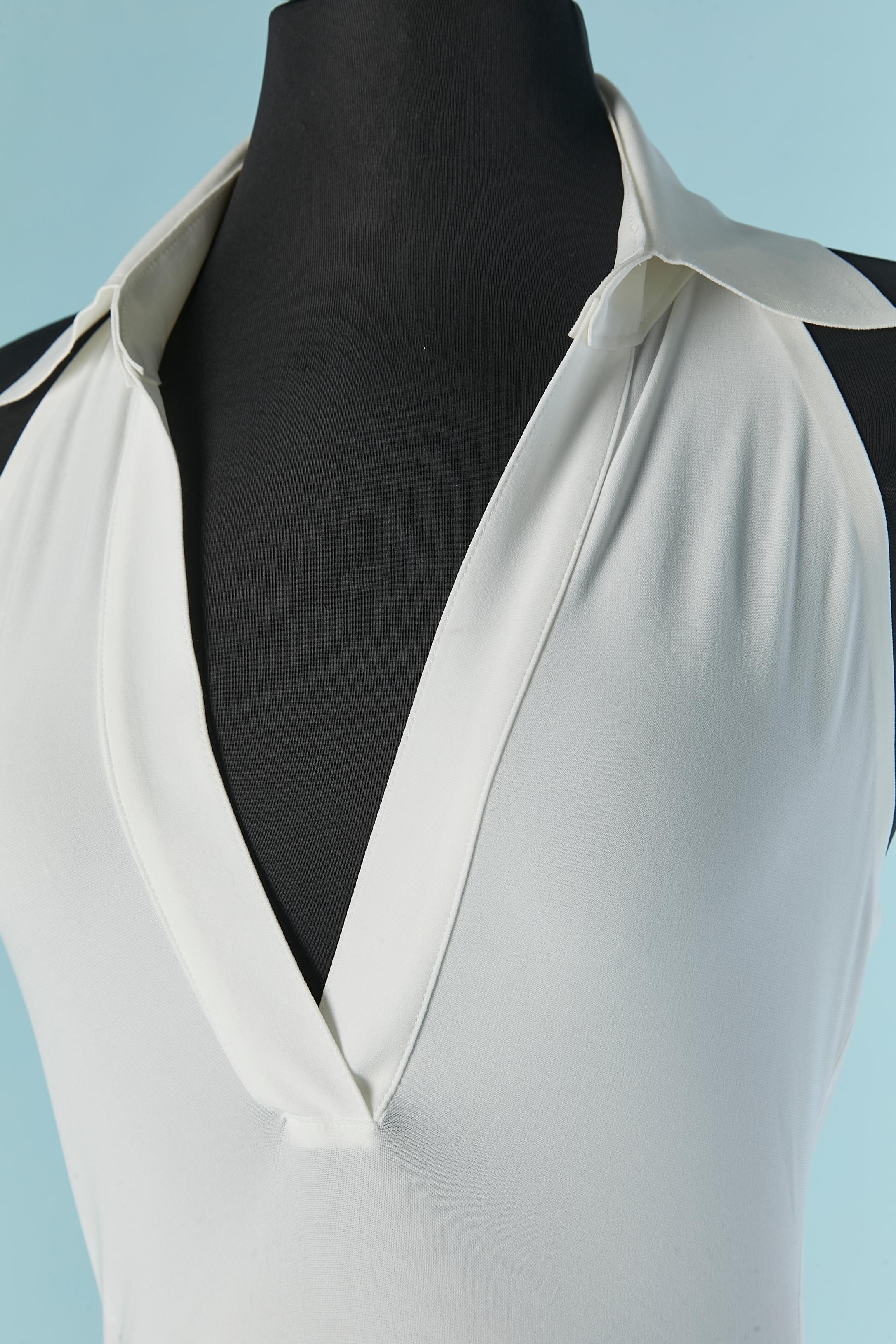 Weißes rückenfreies langes Kleid. Zusammensetzung des Stoffes: 95% Polyester, 5% Elasthan 
GRÖSSE 34 / XS 