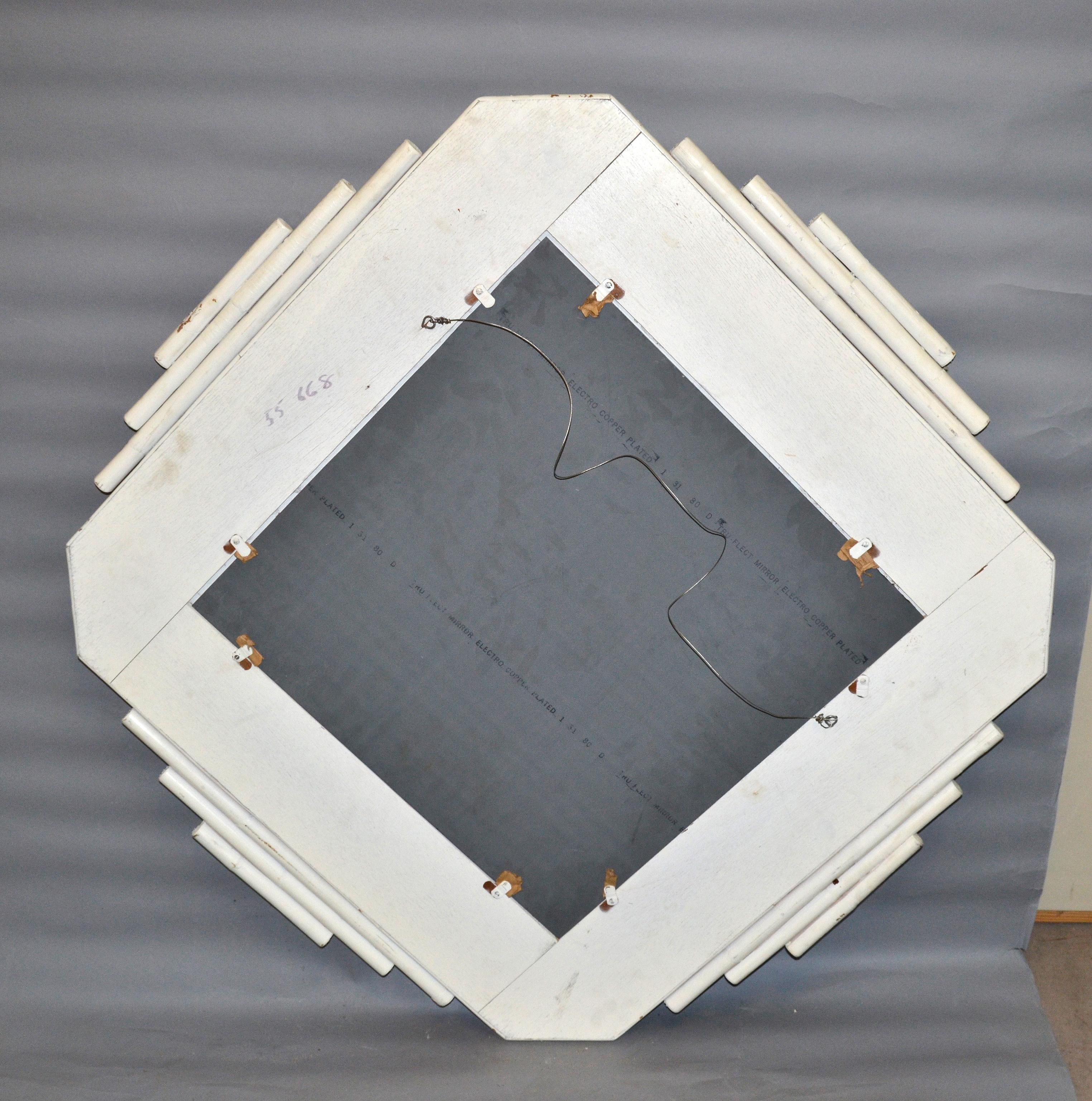 Specchio da parete geometrico in legno e bambù bianco Coastal Bohemian Mid-Century Modern in vendita 3
