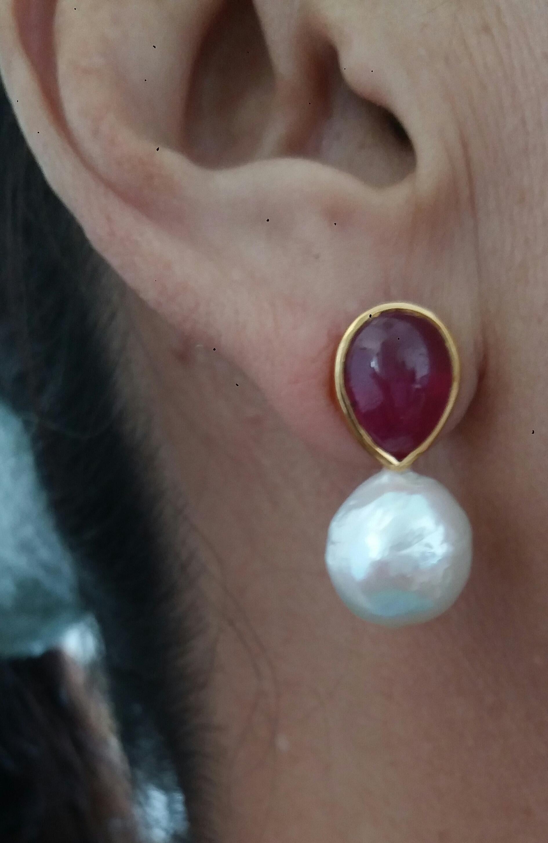 White Baroque Pearls Pear Shape Ruby Cabs 14 Kt Yellow Gold Bezel Stud Earrings For Sale 10