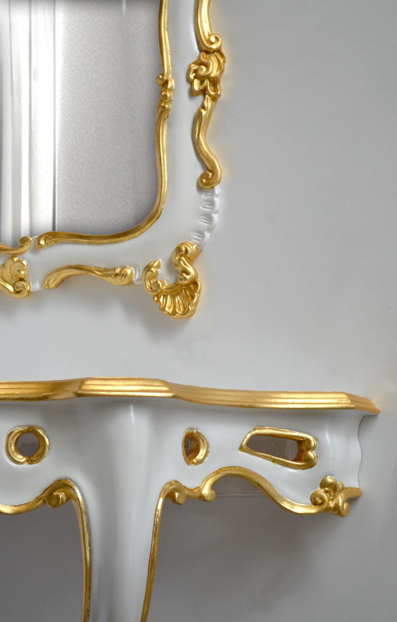 Konsole und Spiegel  Handgeschnitzt in Italien von Cupioli mit Blattgolddetails (Italienisch) im Angebot