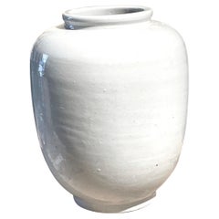 White Barrel Shape Ceramic Vase, China, Contemporary