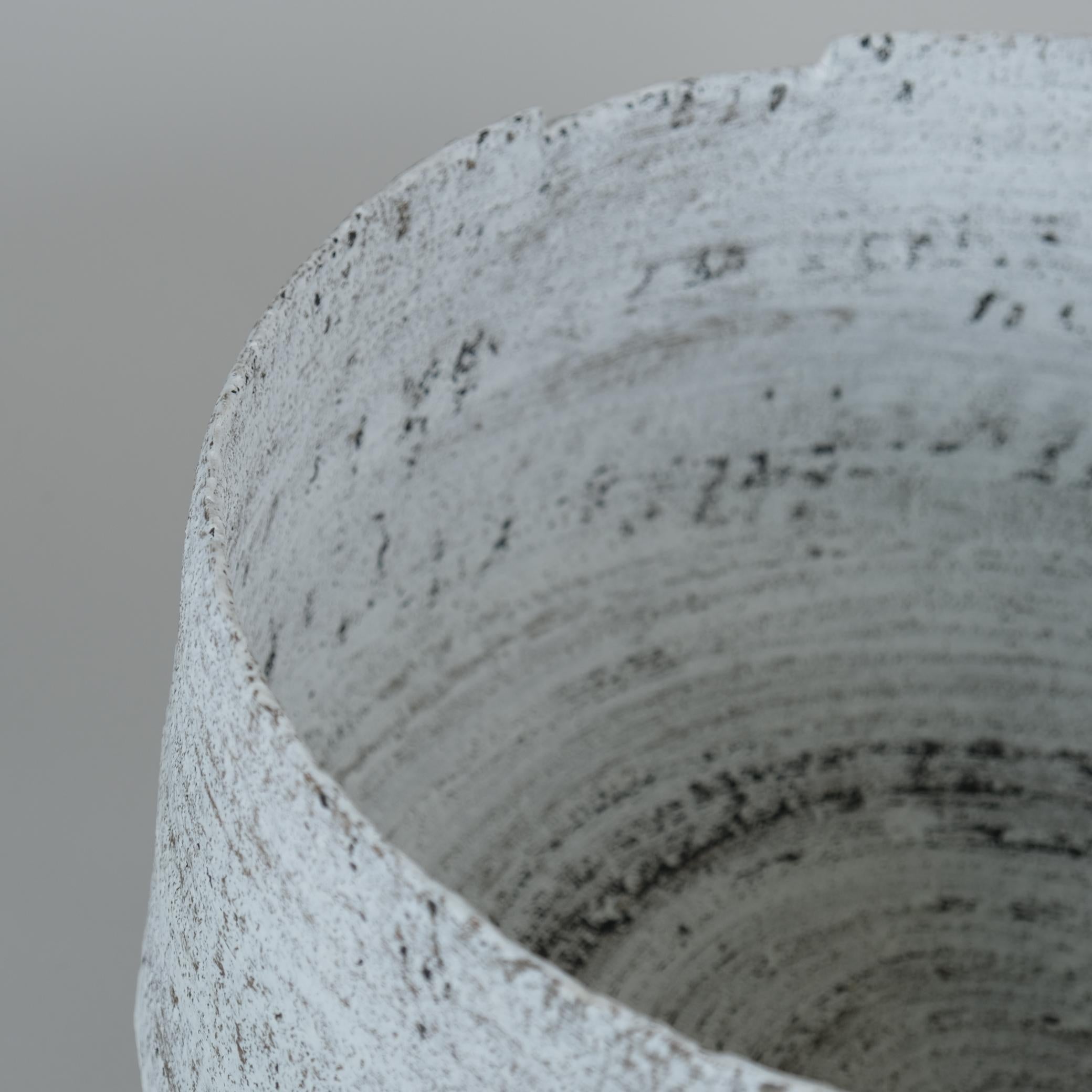 White Basket, The Winter Series, Ceramic Art Piece by Kati Tuominen-Niittylä In Good Condition For Sale In Helsinki, FI