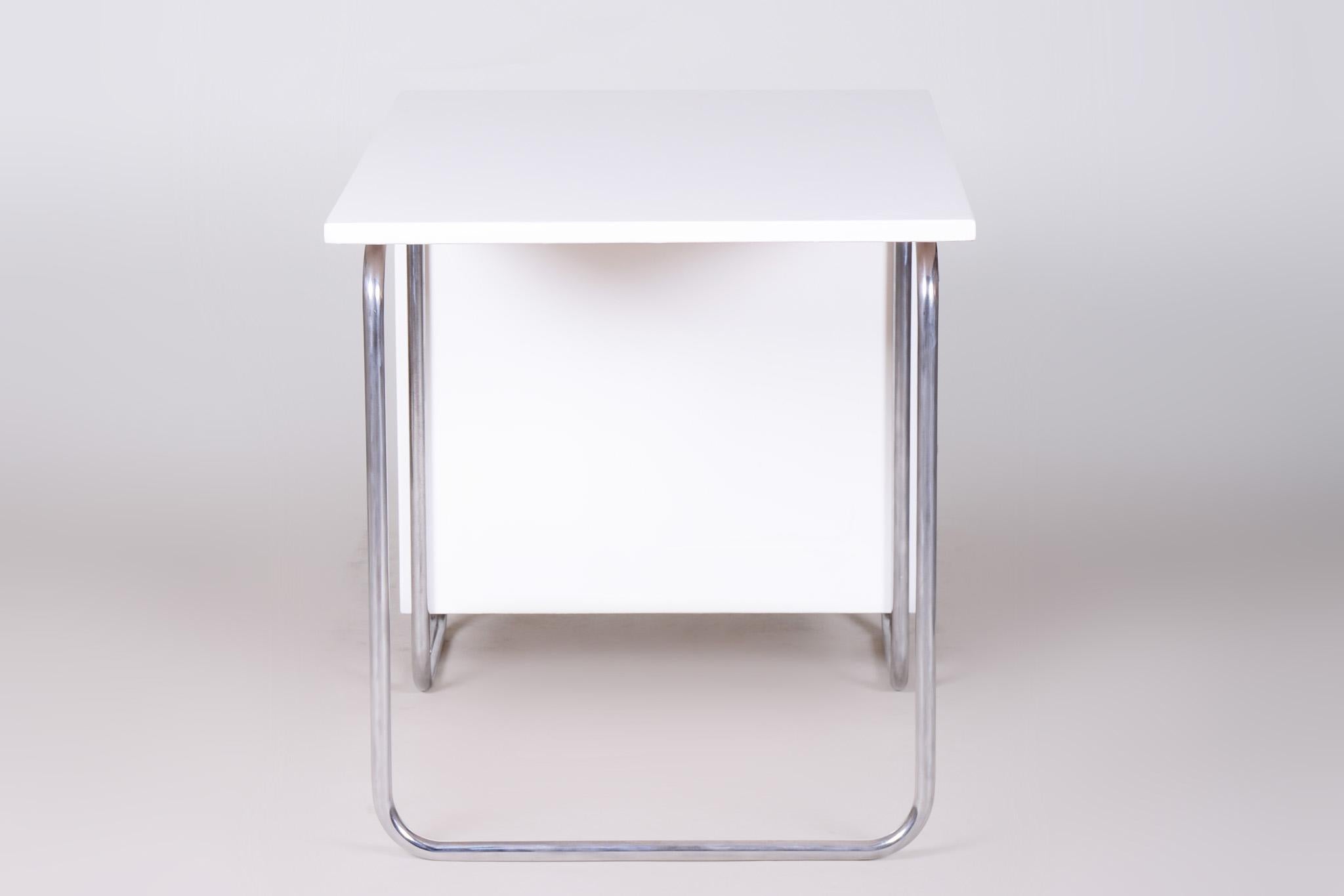 White Bauhaus Writing Desk Made in 1930s Germany by Robert Slezak, Restored 4