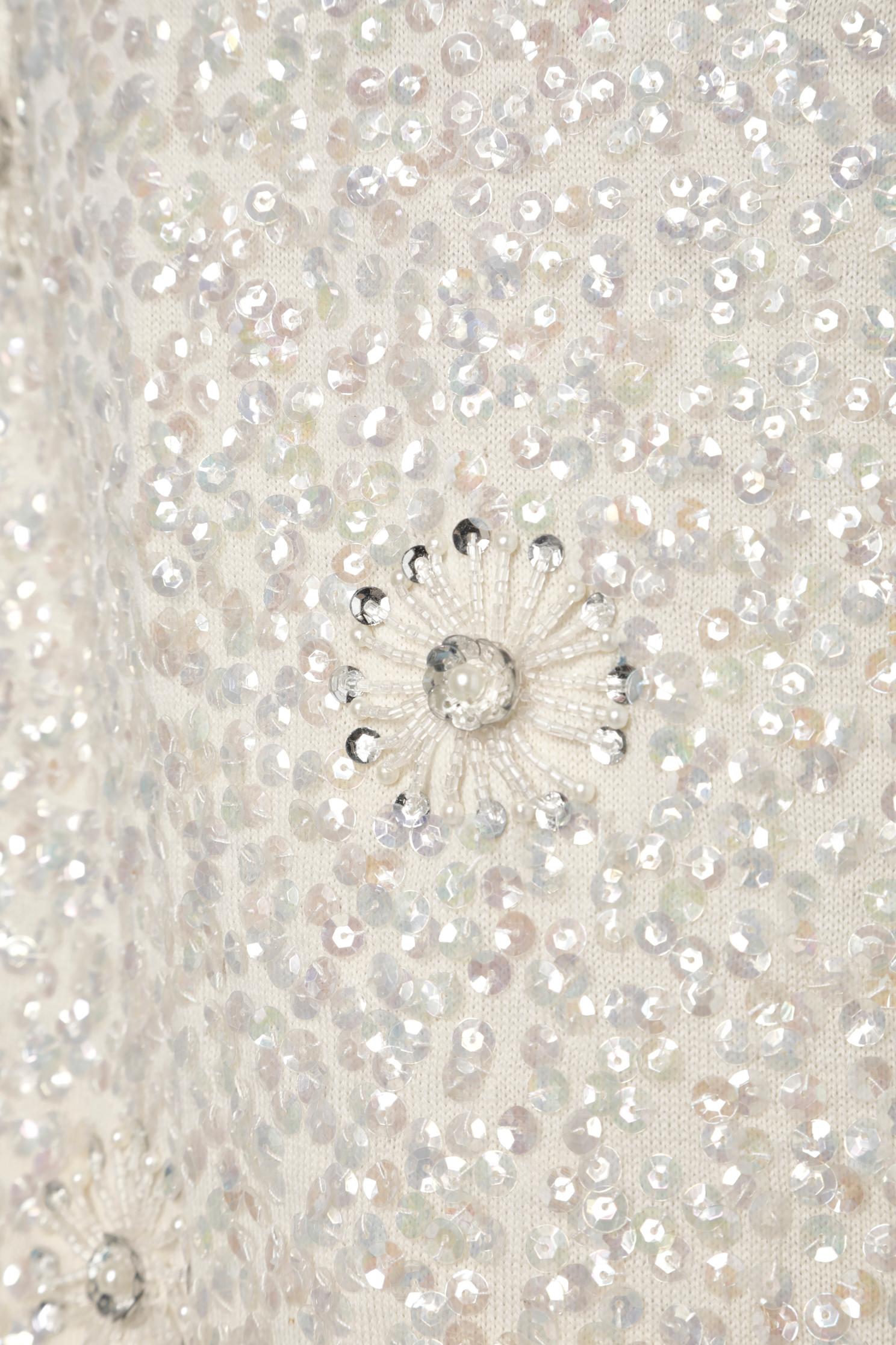 White beaded and sequin cocktail dress on wool jersey base Helen Wong In Excellent Condition For Sale In Saint-Ouen-Sur-Seine, FR