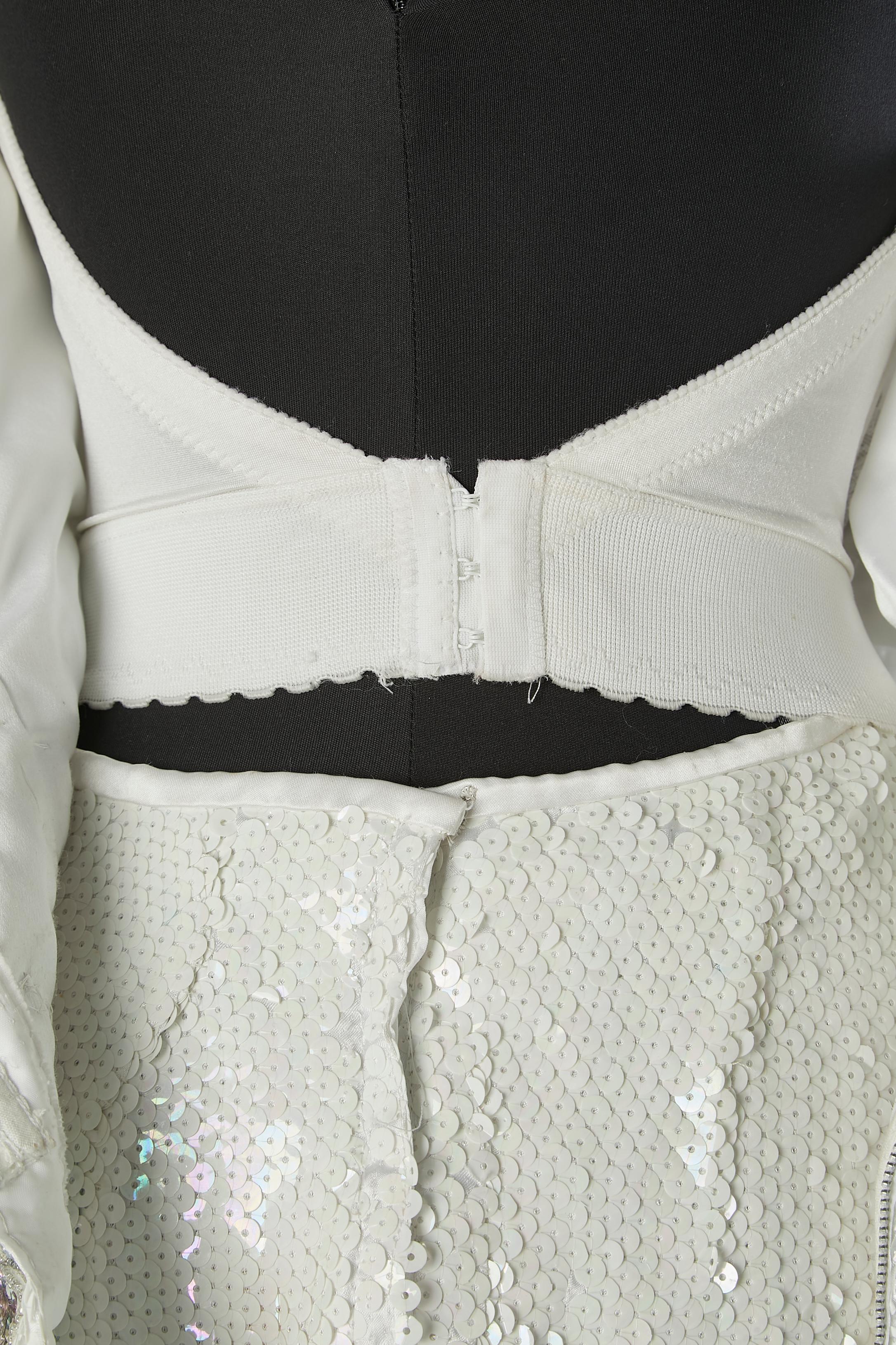 Top y falda blancos de cuentas y lentejuelas Circa años 80 en venta 5