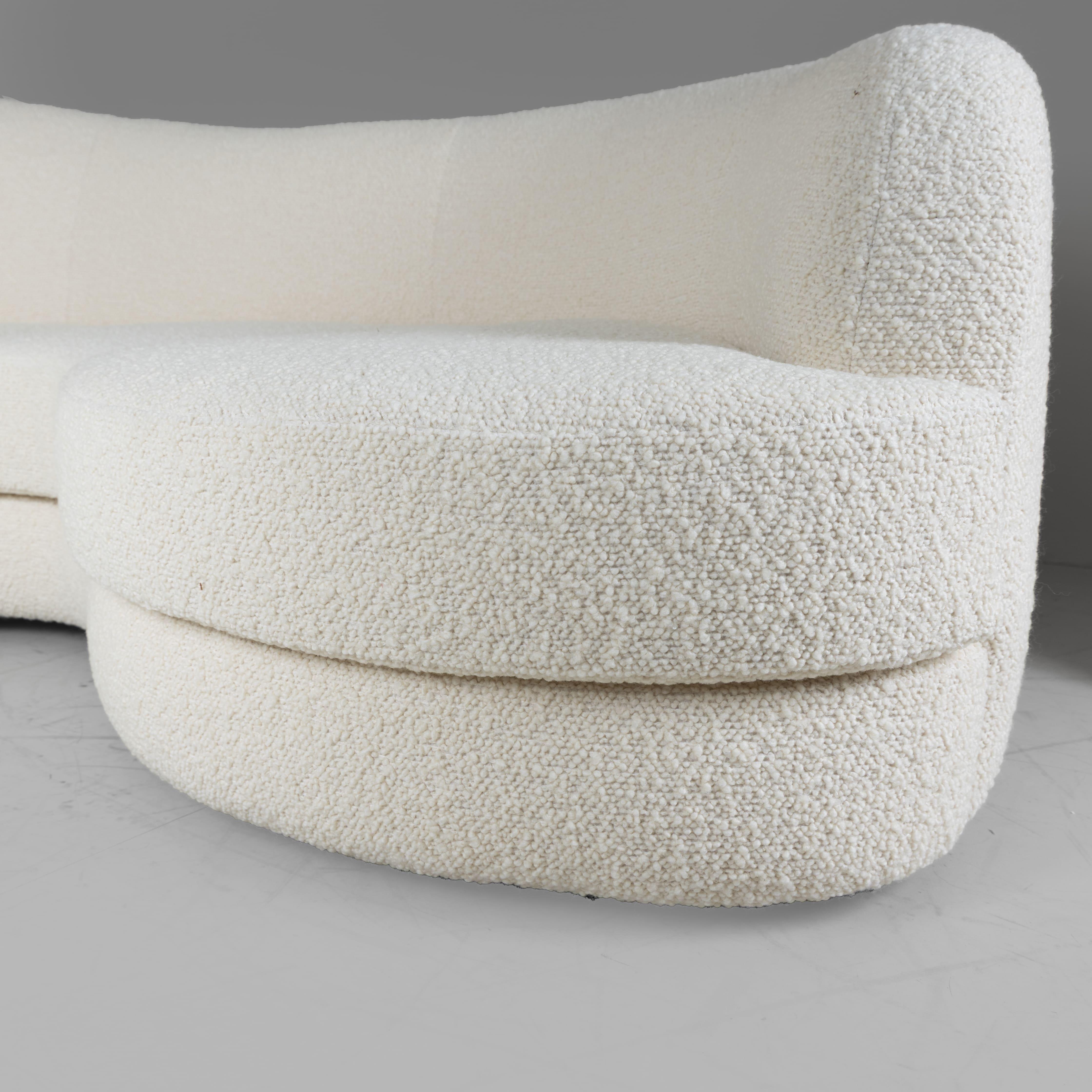 White bean sofa in bouclé, 1960 For Sale 4