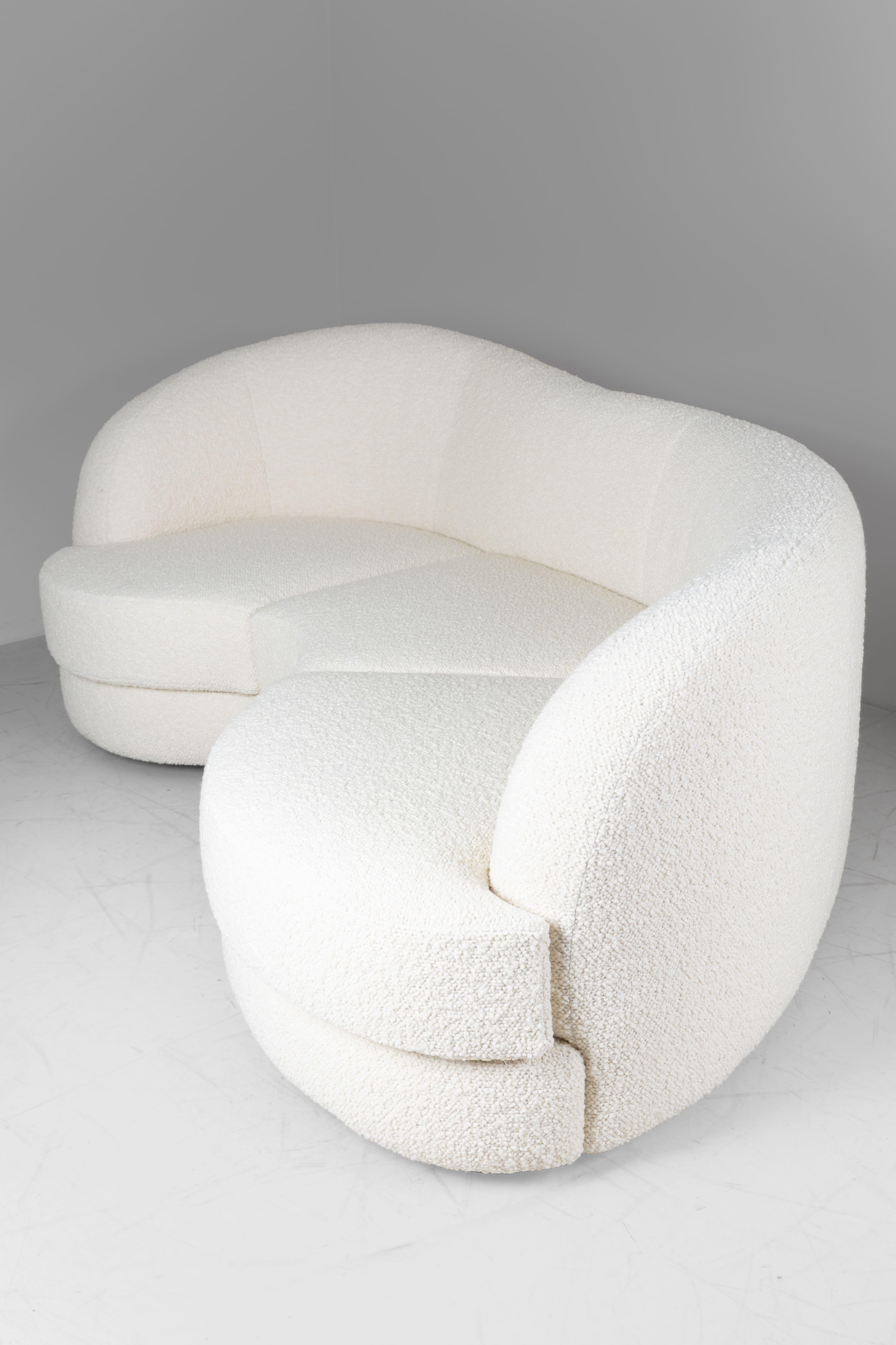 Late 20th Century White bean sofa in bouclé, 1960 For Sale