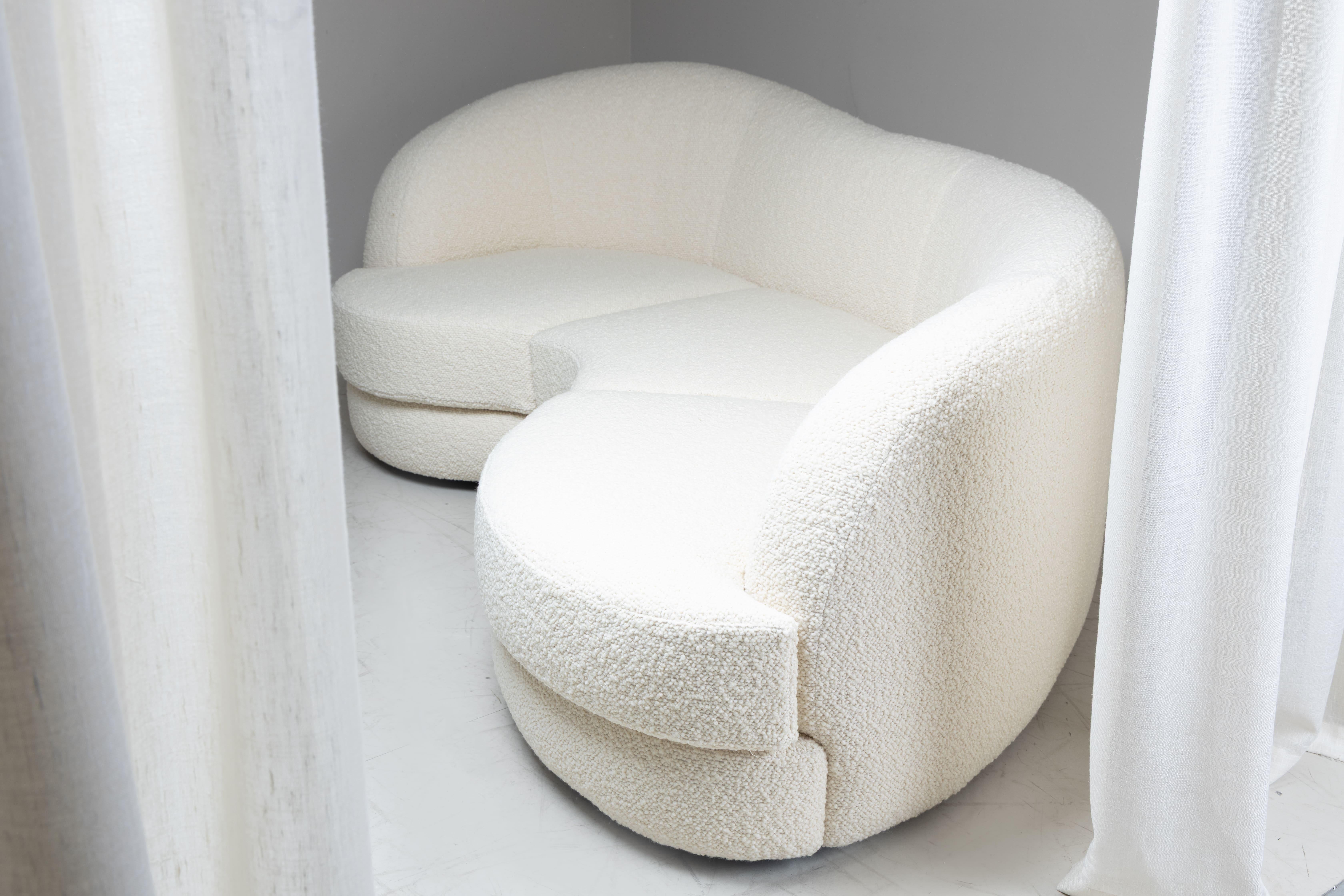 Textile White bean sofa in bouclé, 1960 For Sale