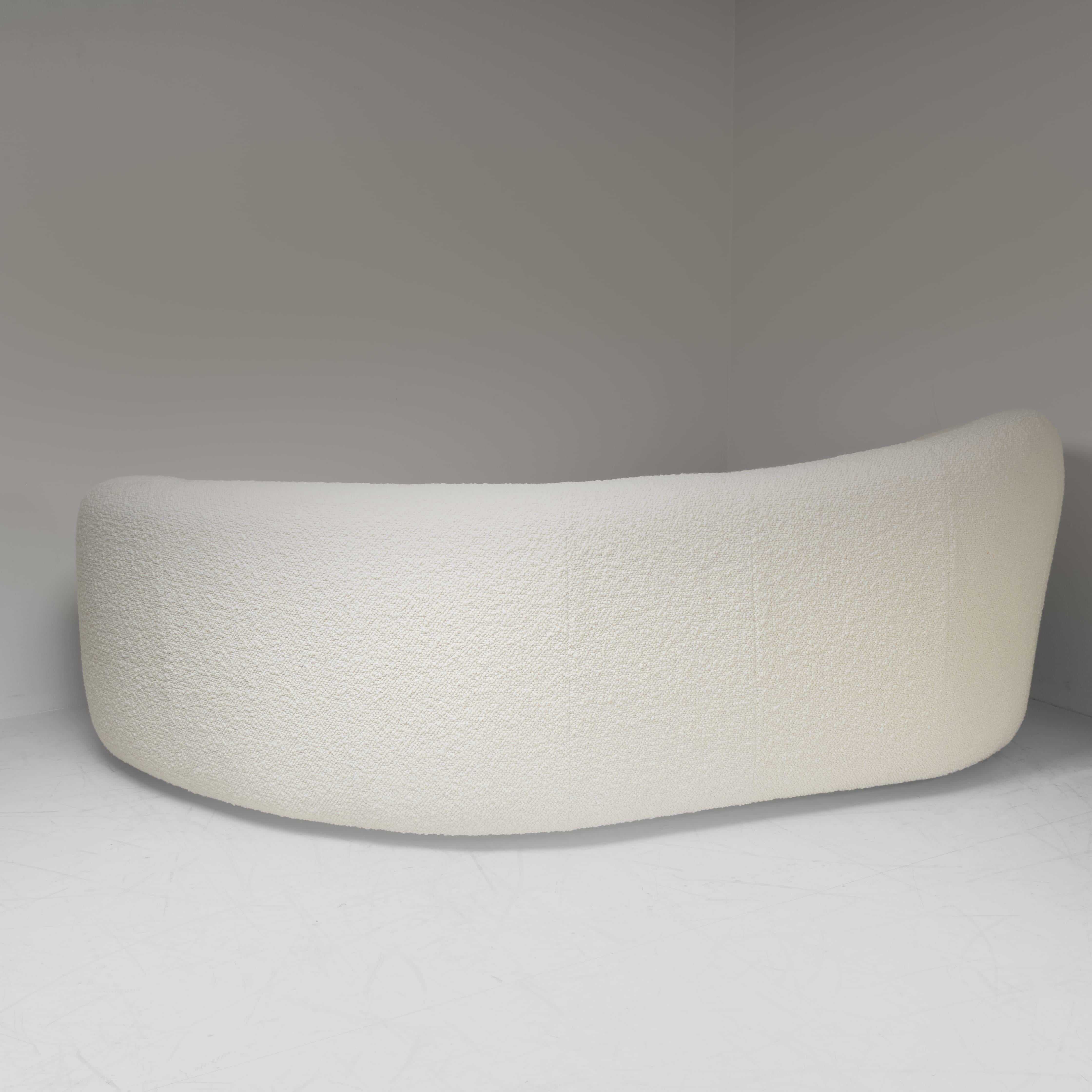 White bean sofa in bouclé, 1960 For Sale 2