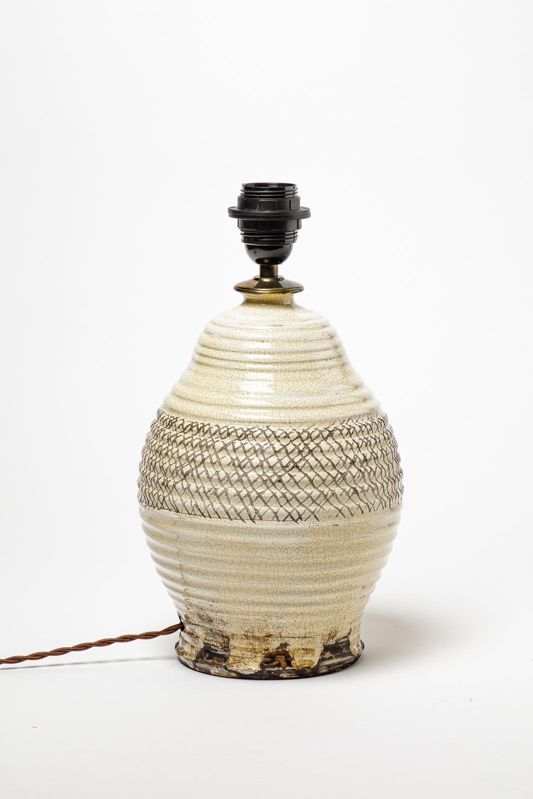 Art déco Lampe de table en céramique émaillée blanc/beige, vers 1930. en vente