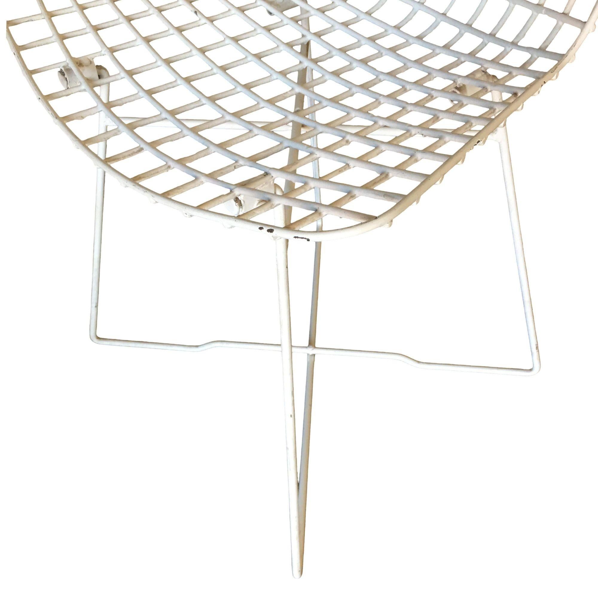 Weißer Bertoia-Beistellstuhl aus Stahldraht mit „X“-Sockel von Knoll, 6er-Set (Mitte des 20. Jahrhunderts) im Angebot
