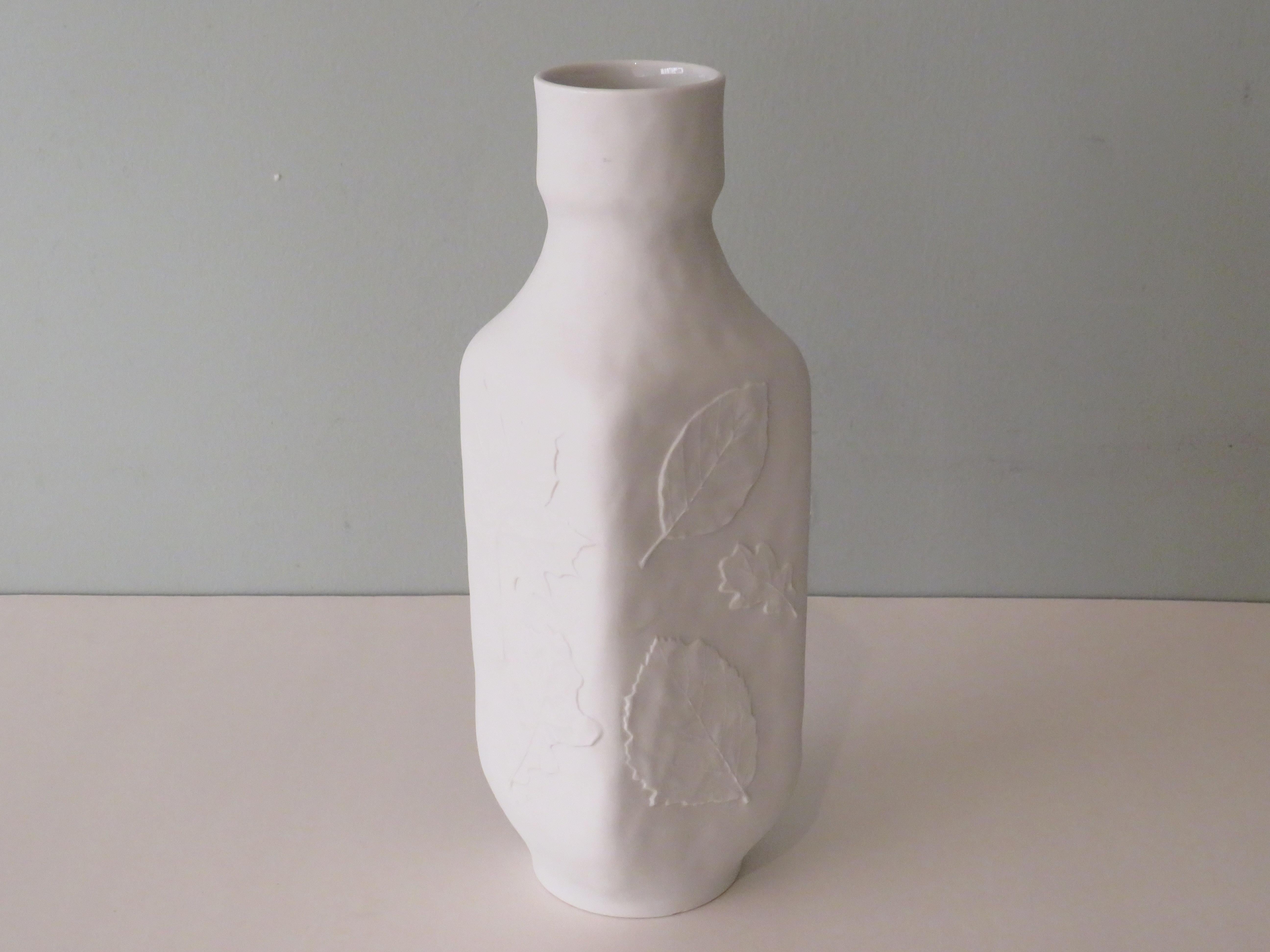 White Biscuit Vase with Floral Embossed Motif, Hutschenreuther, Germany, 1970s In Good Condition For Sale In Herentals, BE