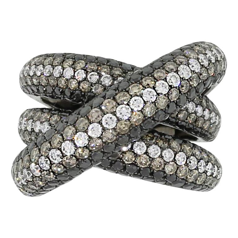 Crossover-Ring mit weißen, schwarzen und champagnerfarbenen Diamanten