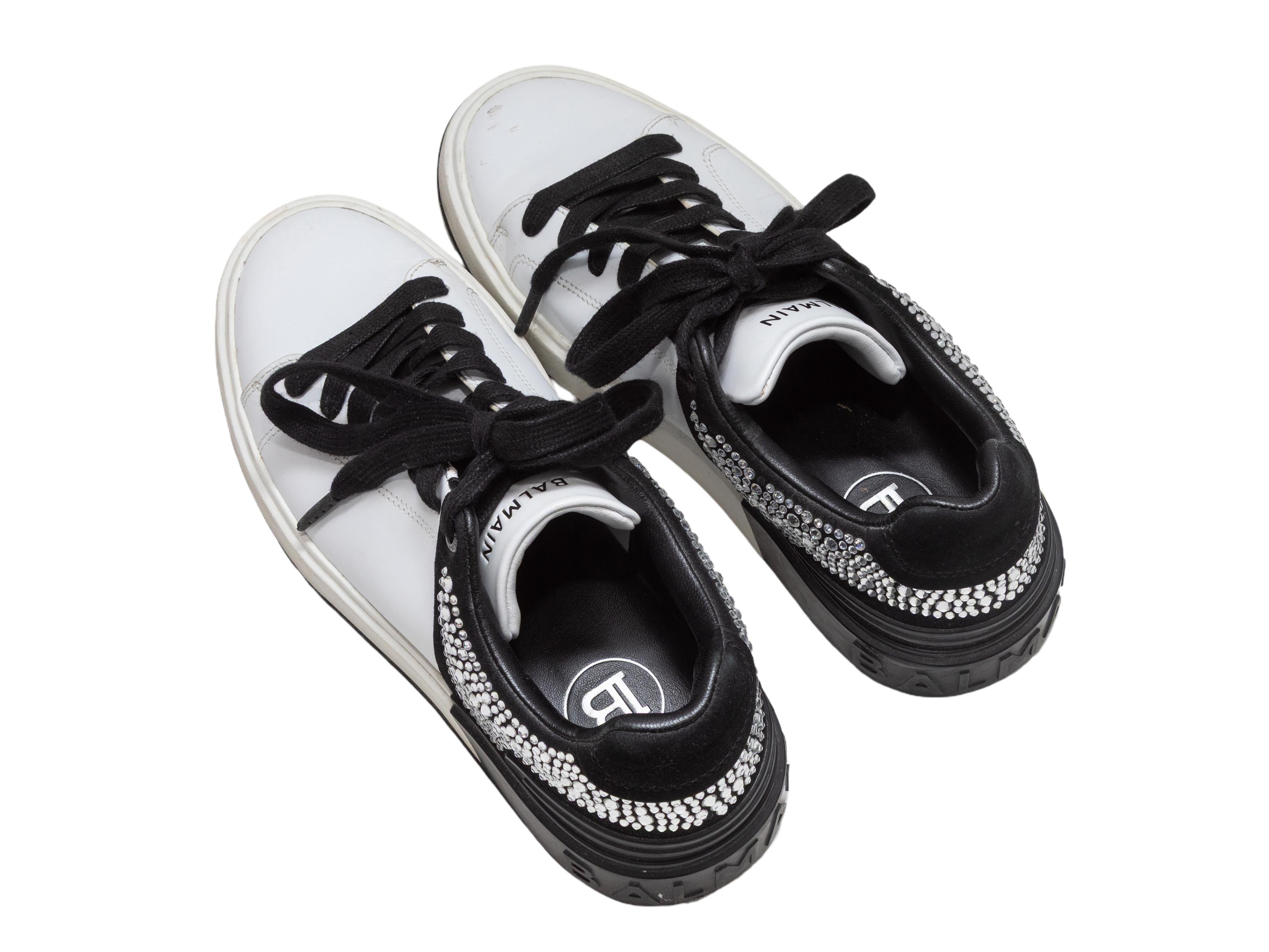 Zapatillas bajas Balmain blancas y negras con adornos de cristal talla 37 Gris en venta