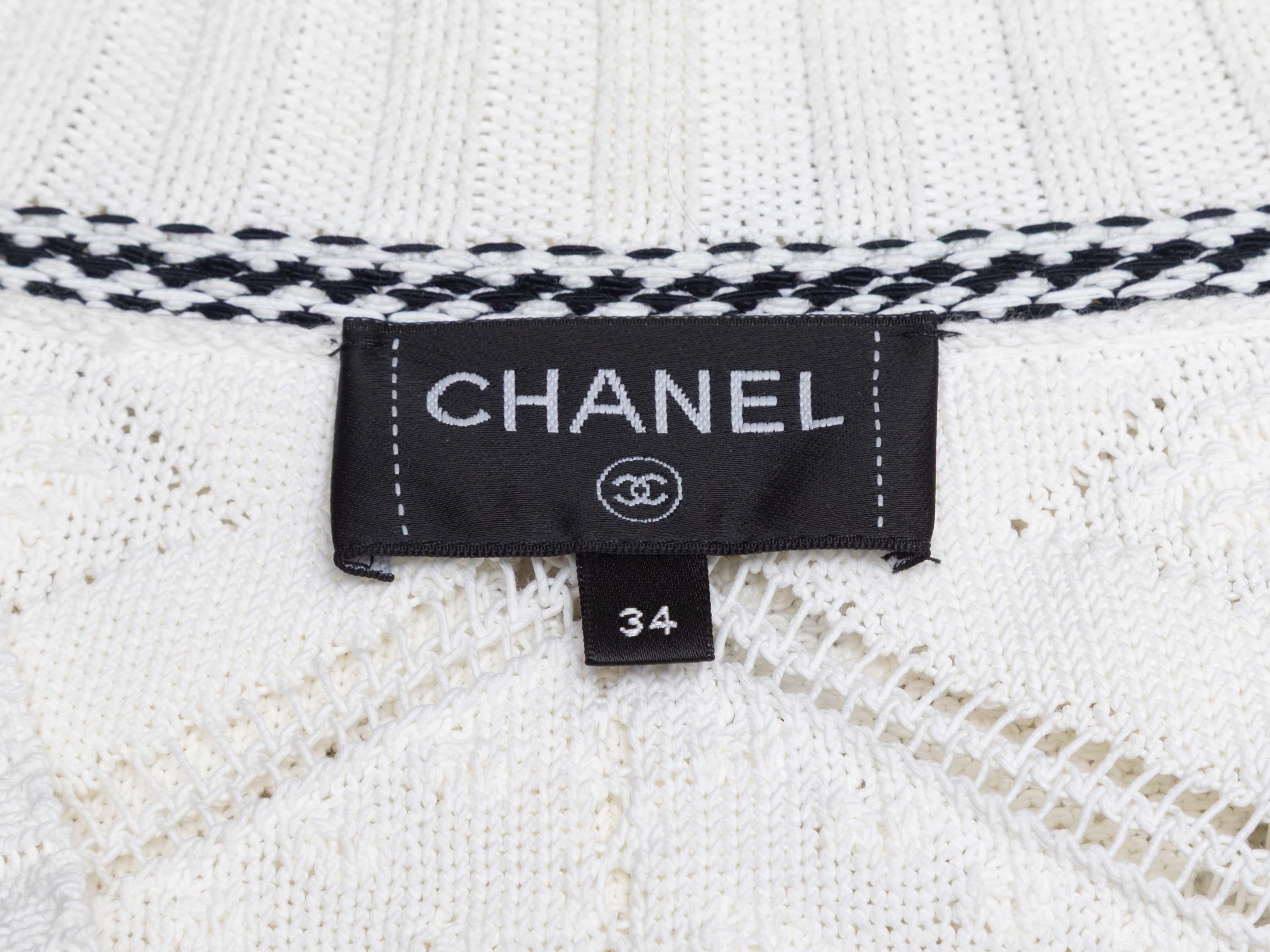 White and Black Chanel V-Neck Cardigan Size FR 34 For Sale at 1stDibs
