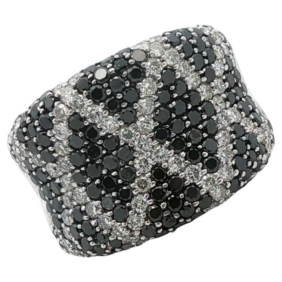 White
Black Diamond 14 Karat Gold Wide Band Ring Ring