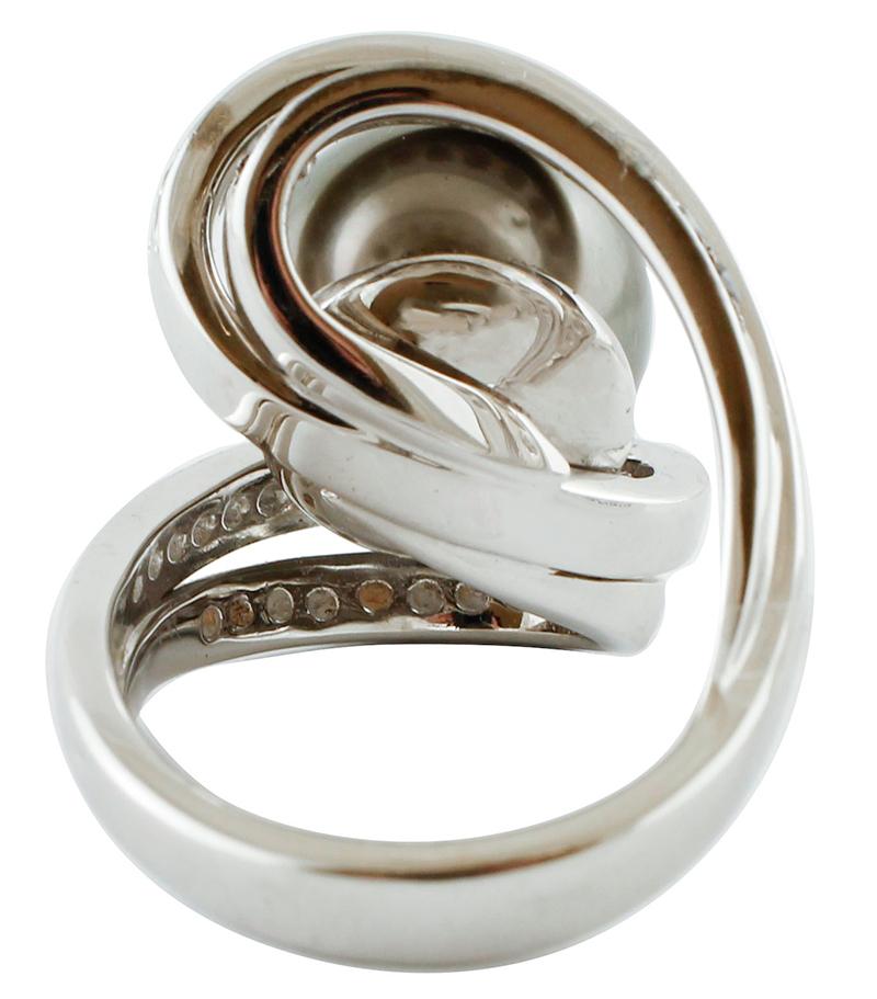 Modern White and Black Diamonds, Grey South Sea Pearl, 18 kt White Gold Ring