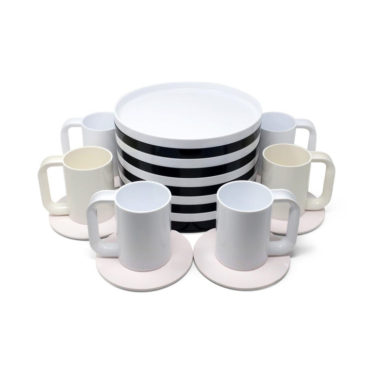 Winner of the prestigious Compasso d'Oro award for Good Design in 1964, Massimo Vignelli's iconic dinnerware for Heller (likely designed with his equally talented wife Lella) has been in near constant production for over 50 years. This is 22 piece