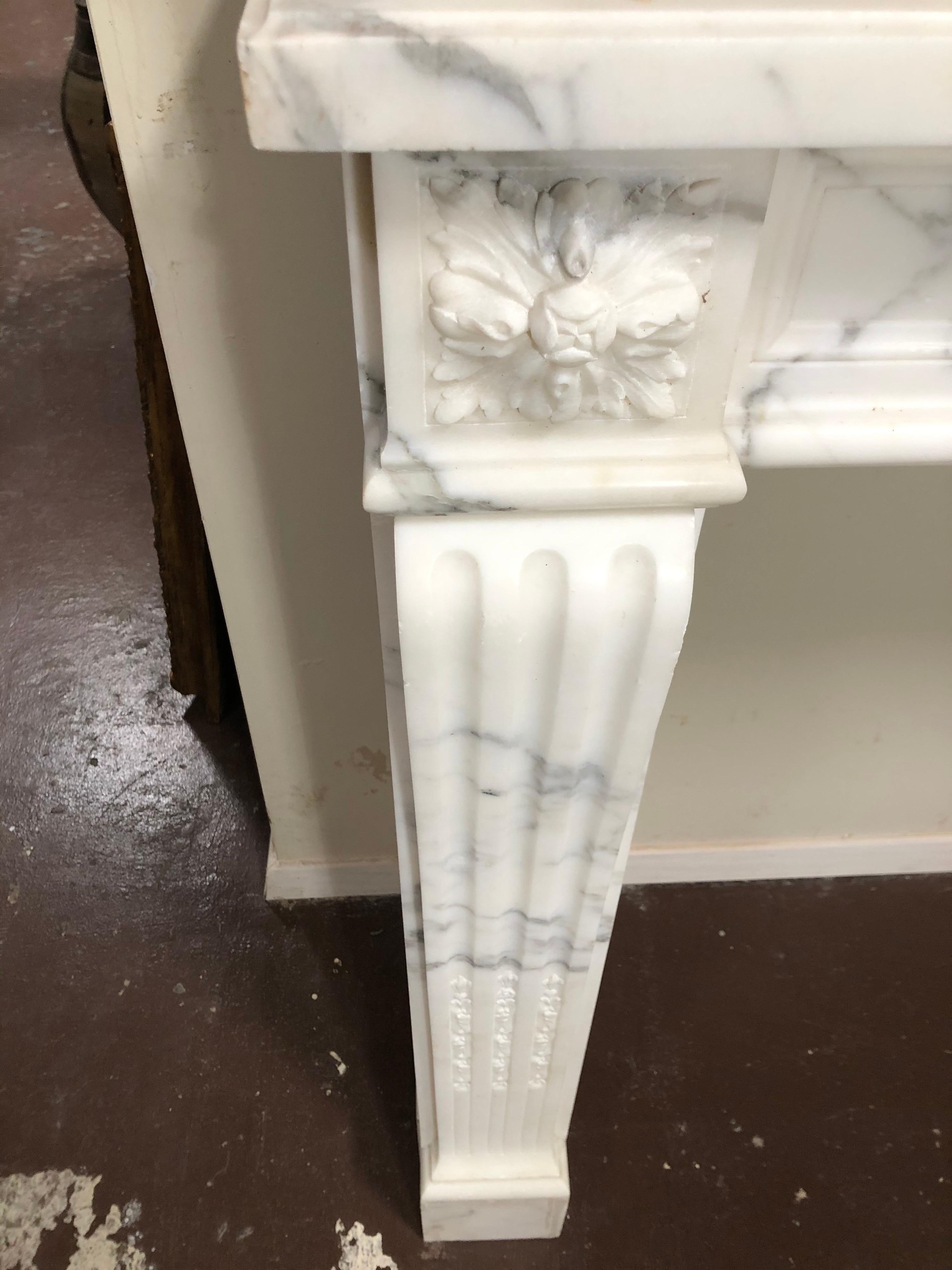 White and Black Marble Fireplace In Good Condition In Dallas, TX