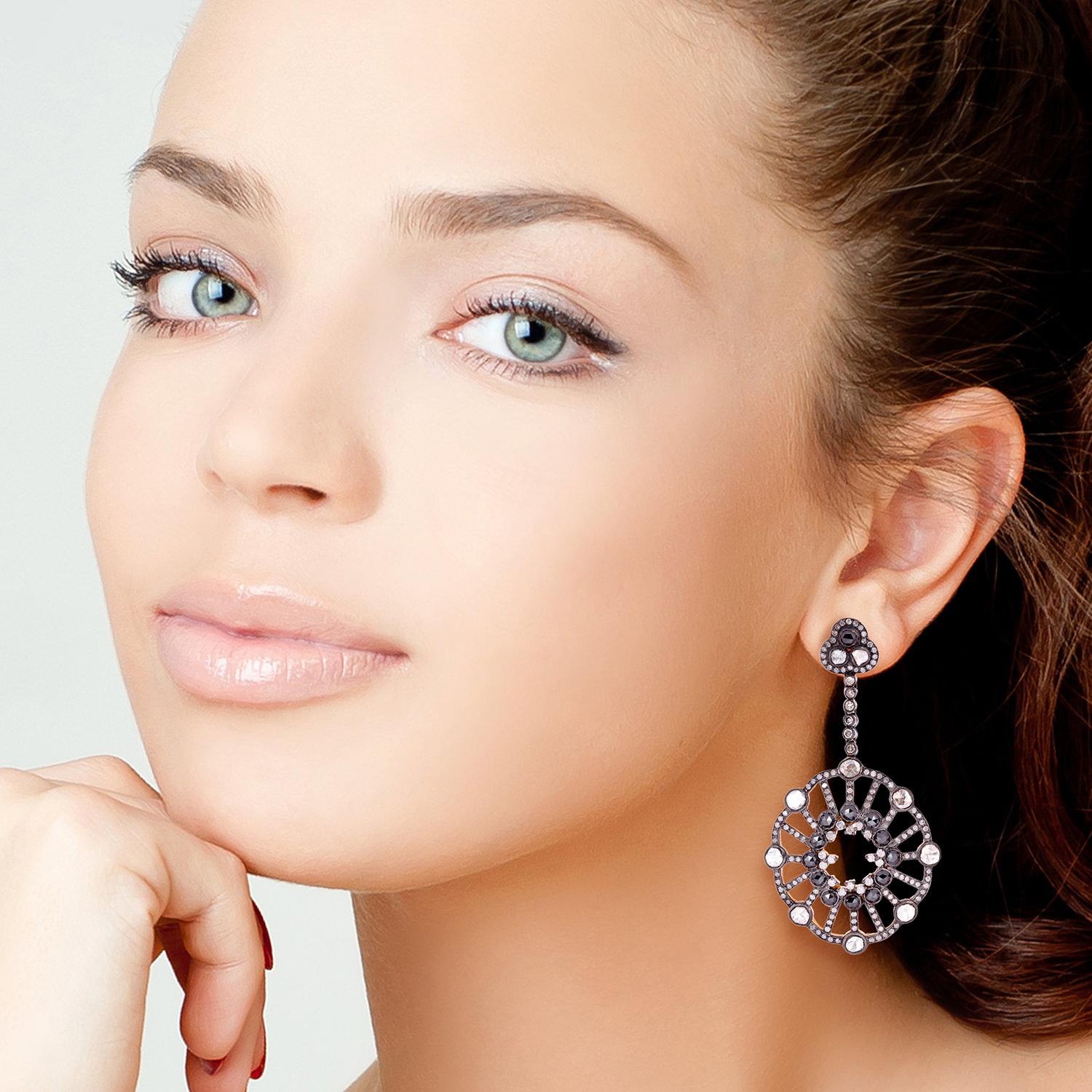 Weiße und schwarze Polki-Diamanten-Ohrringe aus 18 Karat Gold und Silber (Art déco) im Angebot