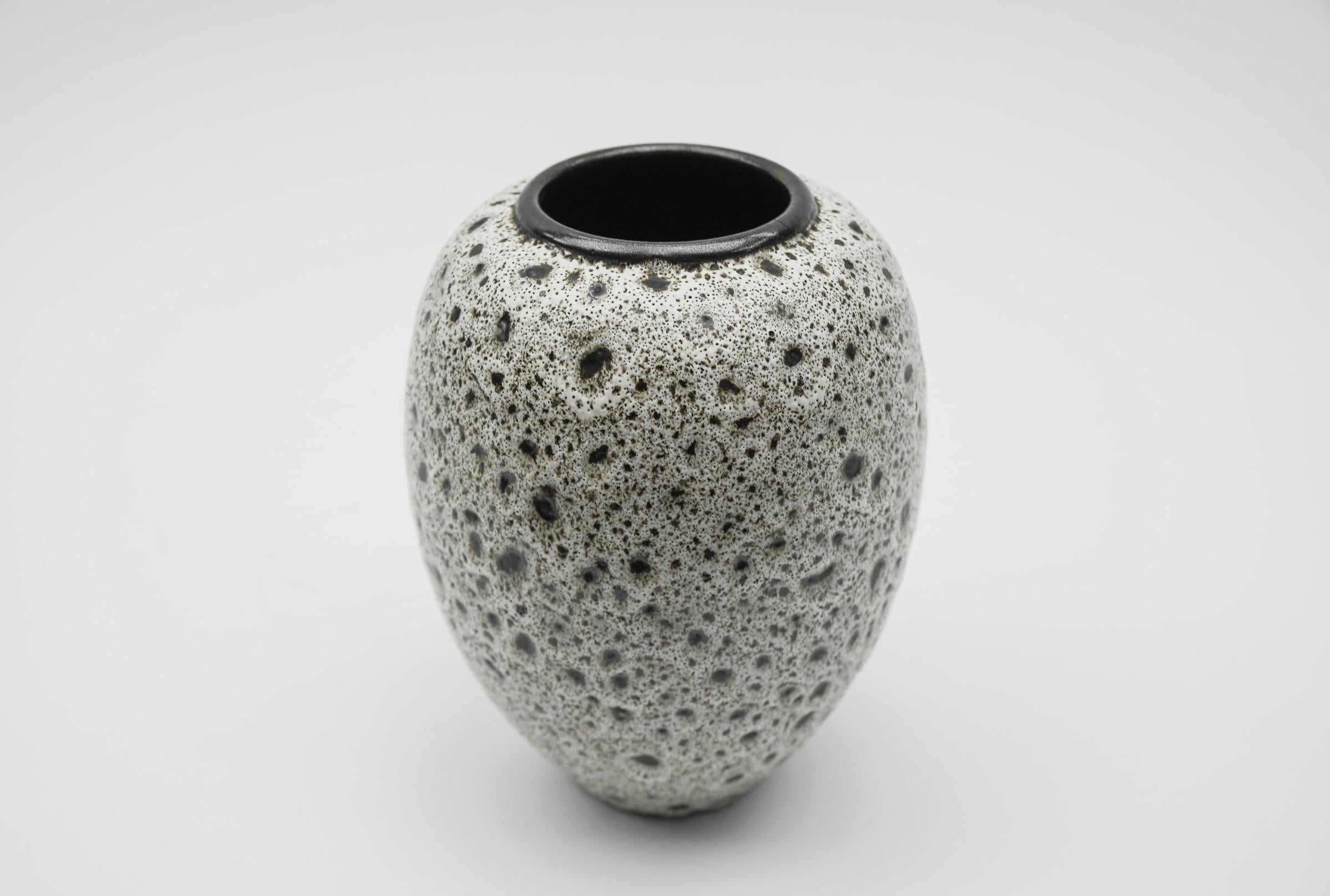 Nice White & Black Studio Ceramic Vase by Wilhelm & Elly Kuch, 1960s, Germany

We have a whole collection of the series for sale here on the platform. 

Very good condition.

------------------------------

Wilhelm Kuch, born 1925, 1947