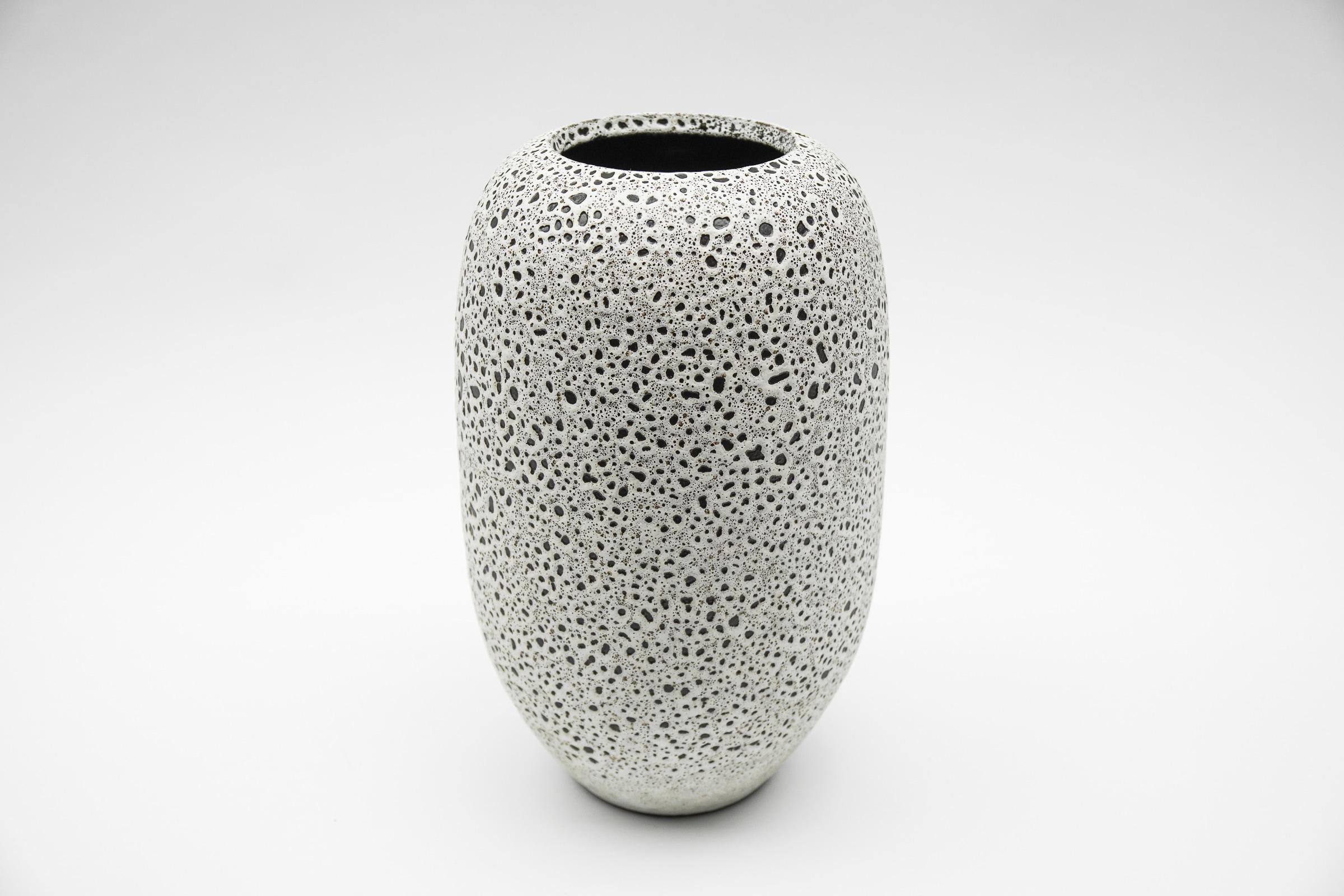 Mid-Century Modern White & Black Studio Ceramic Vase by Wilhelm & Elly Kuch, 1960s, Germany For Sale