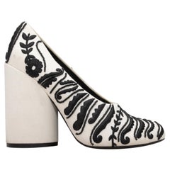 Weiße & schwarze Tory Burch Perlen & bestickte & bestickte Pumps Größe 7,5
