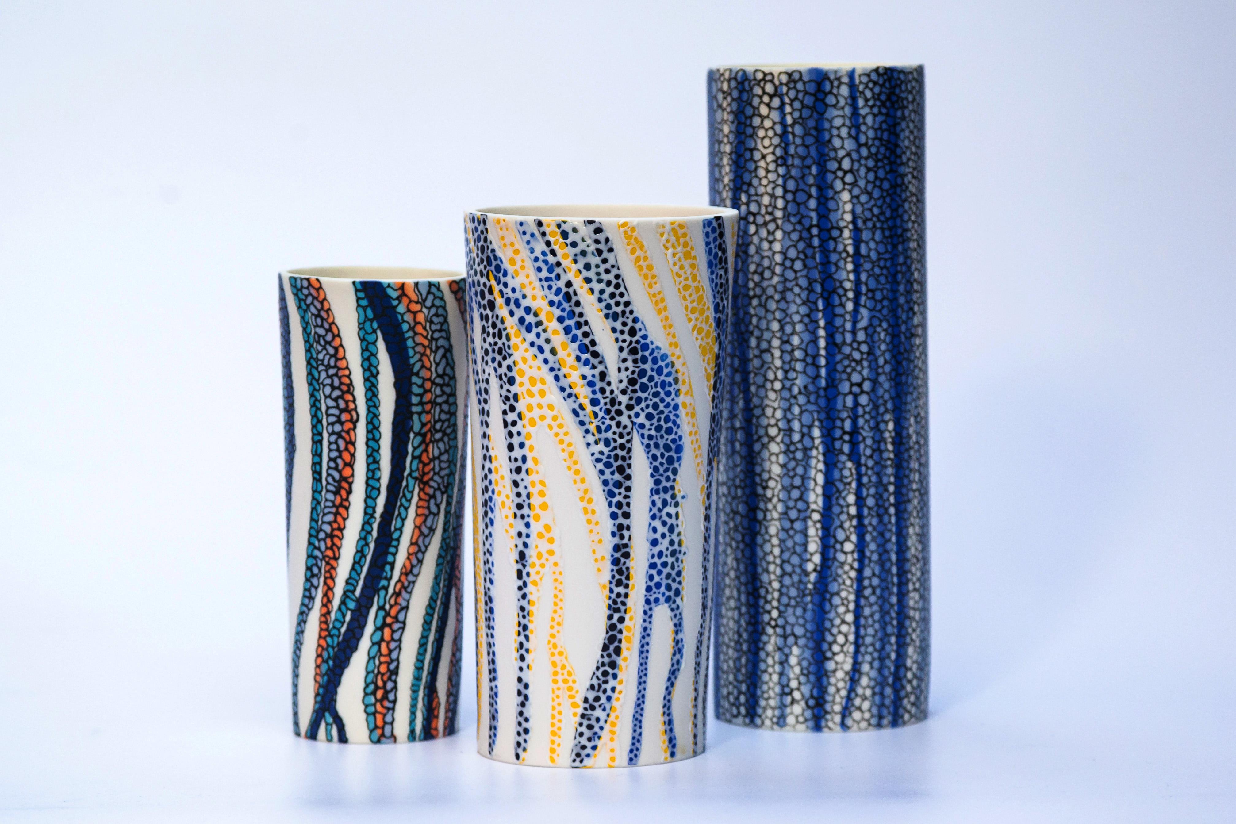 Weiße, blaue und orangefarbene handgefertigte Porzellanvase, einzigartig, zeitgenössisch, 21. Jahrhundert im Angebot 12