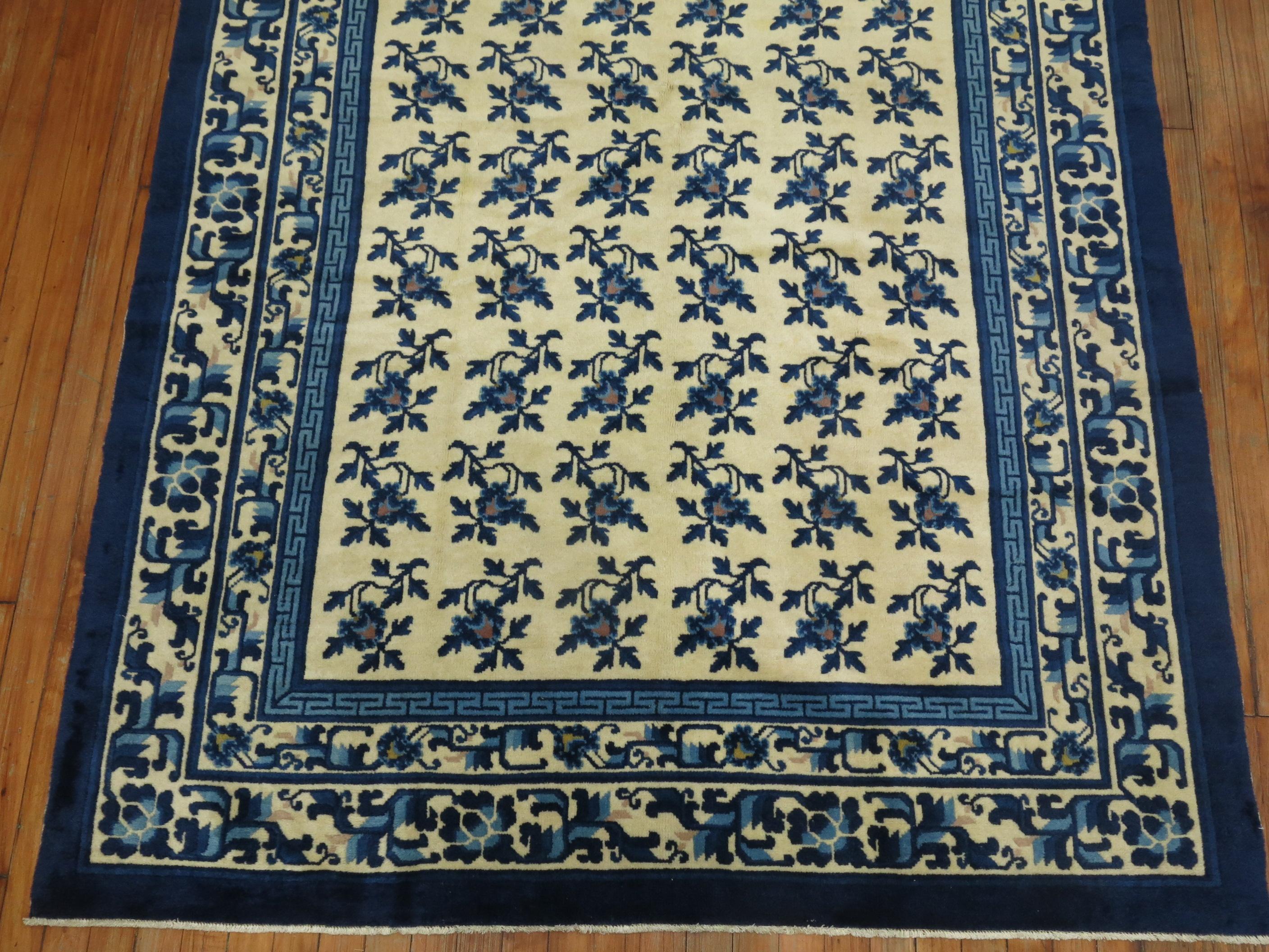 Tissé à la main Tapis chinois bleu blanc et blanc en vente