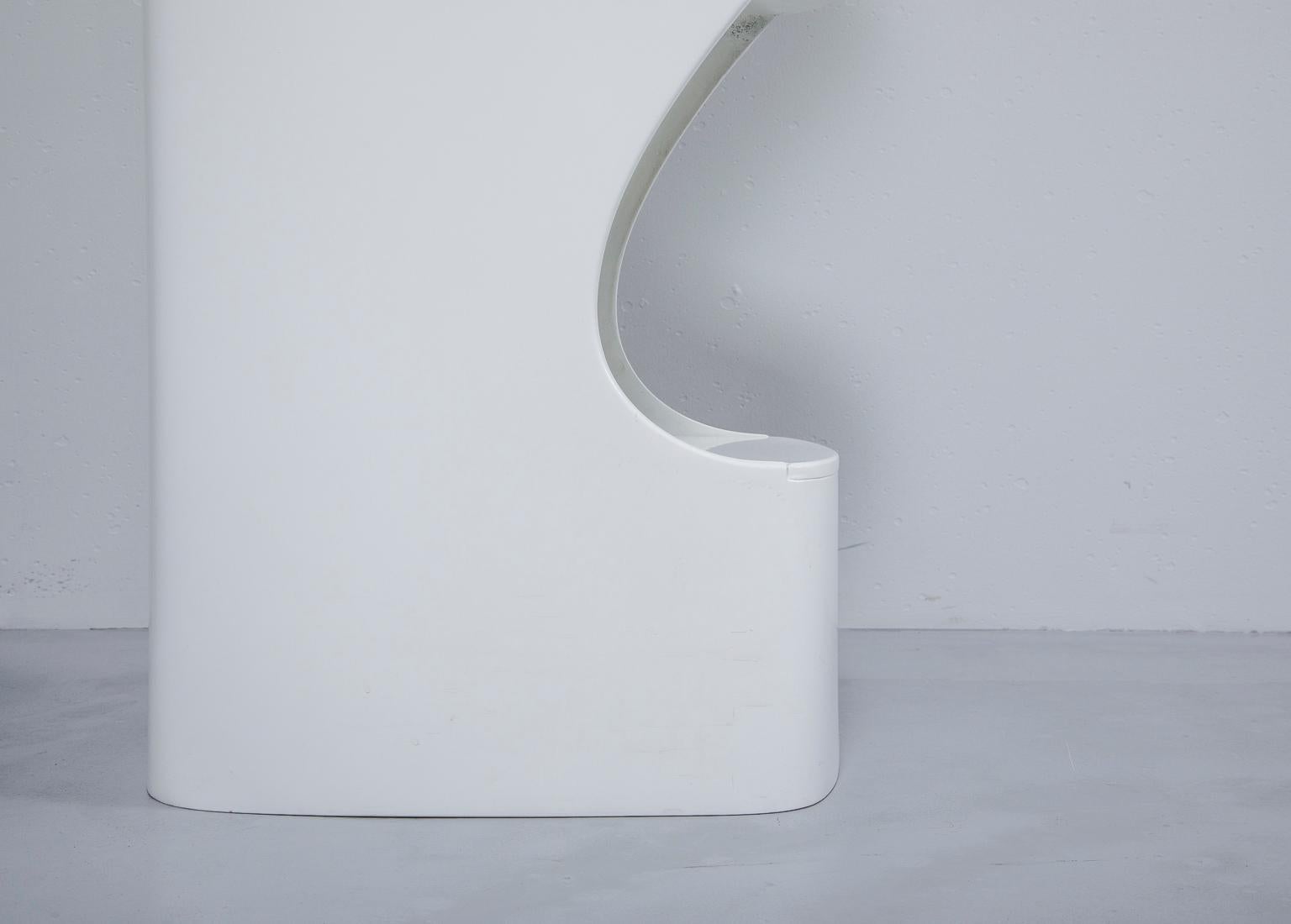 White Bookcase by Valerie Dubrocinskis for Rodier, FR For Sale 4