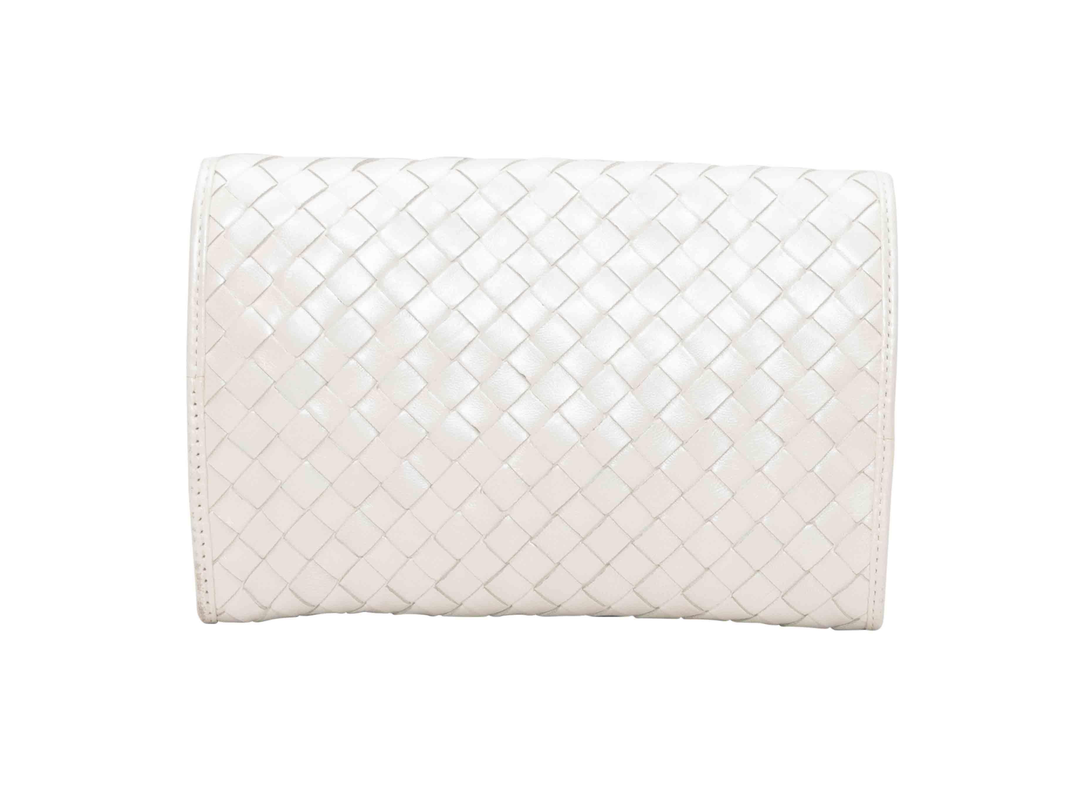 White Bottega Veneta Intrecciato Crossbody Bag Pour femmes en vente