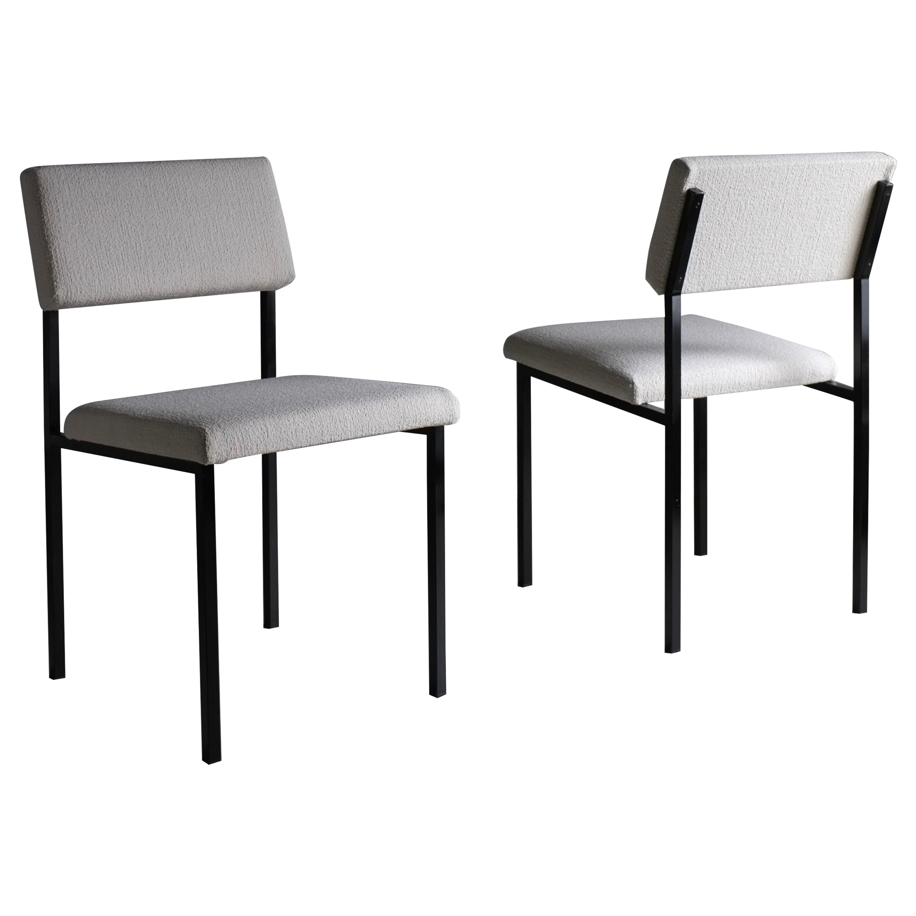 Weiße Boucle-Metallstühle aus schwarzem Metall, Kembo, Niederlande 1960er Jahre im Angebot