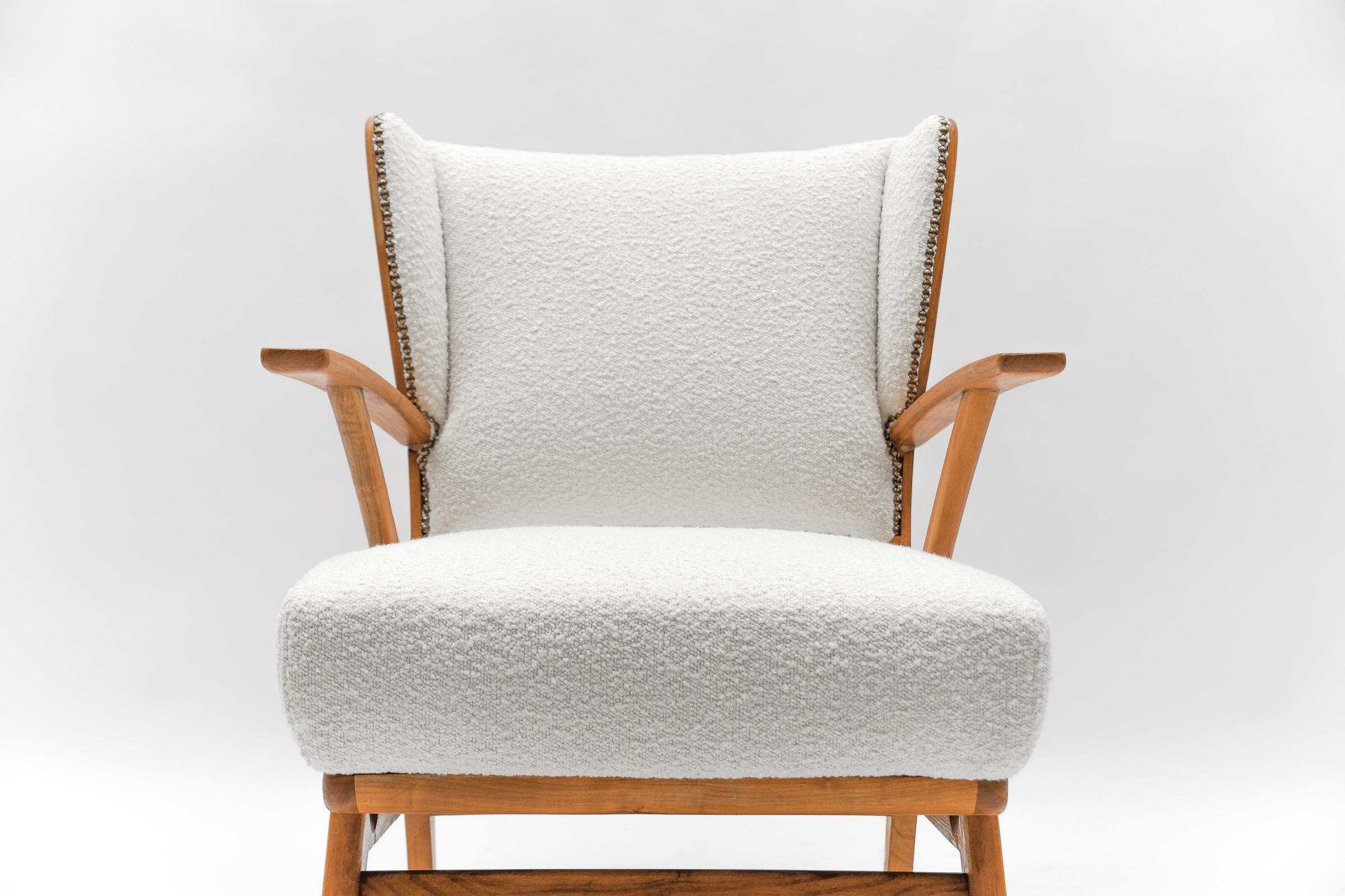 White Boucle Fabric and Wooden Wingback Armchair, Italy, 1950s For Sale 1