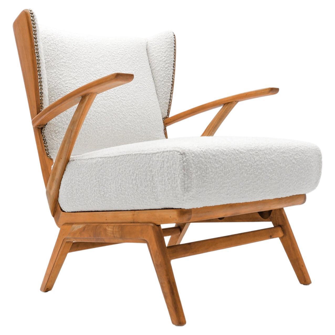 Weißer Sessel aus Boucle-Stoff und Holz mit Ohrensessel, Italien, 1950er Jahre