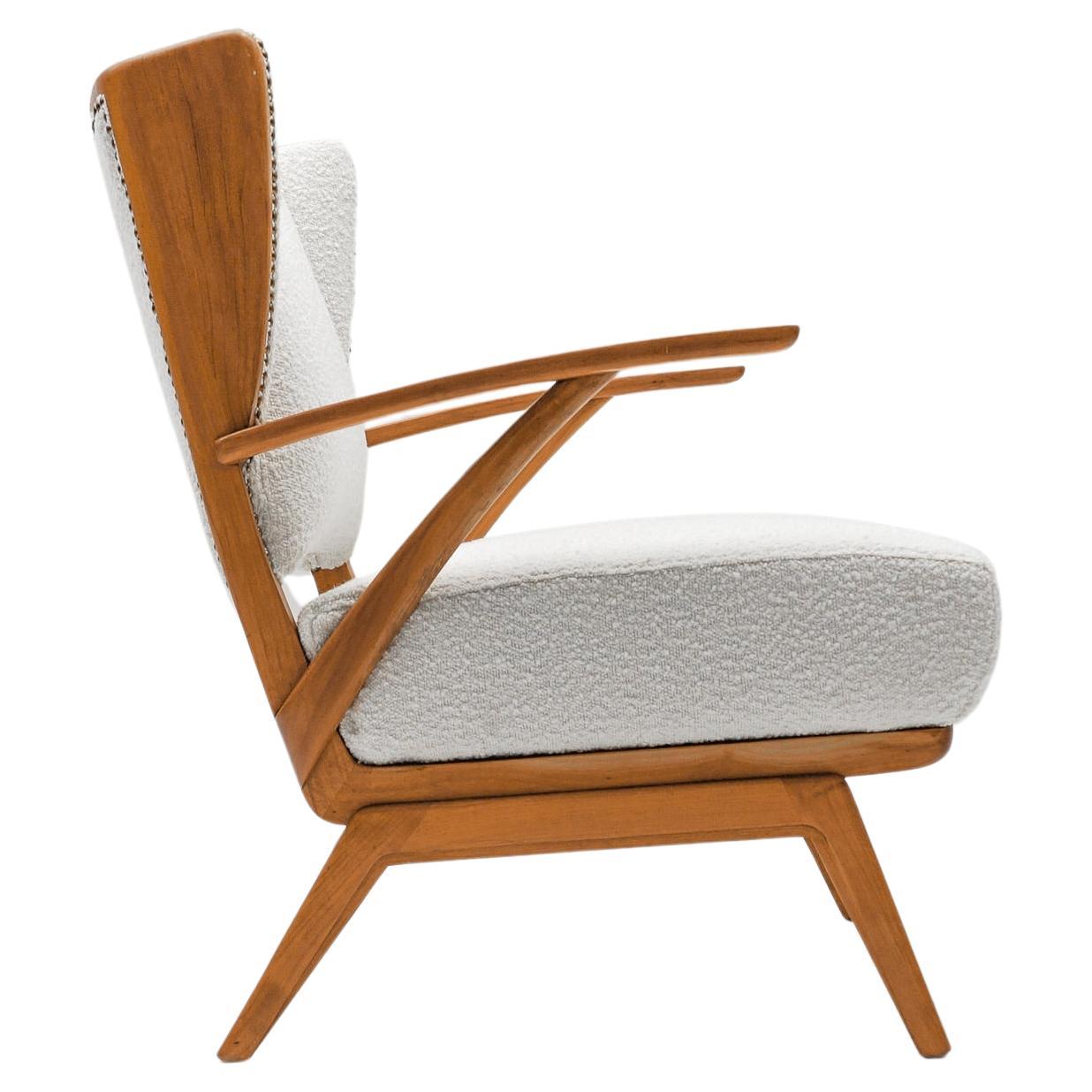 Weißer Sessel aus Boucle-Stoff und Holz mit Ohrensessel, Italien, 1950er Jahre im Angebot